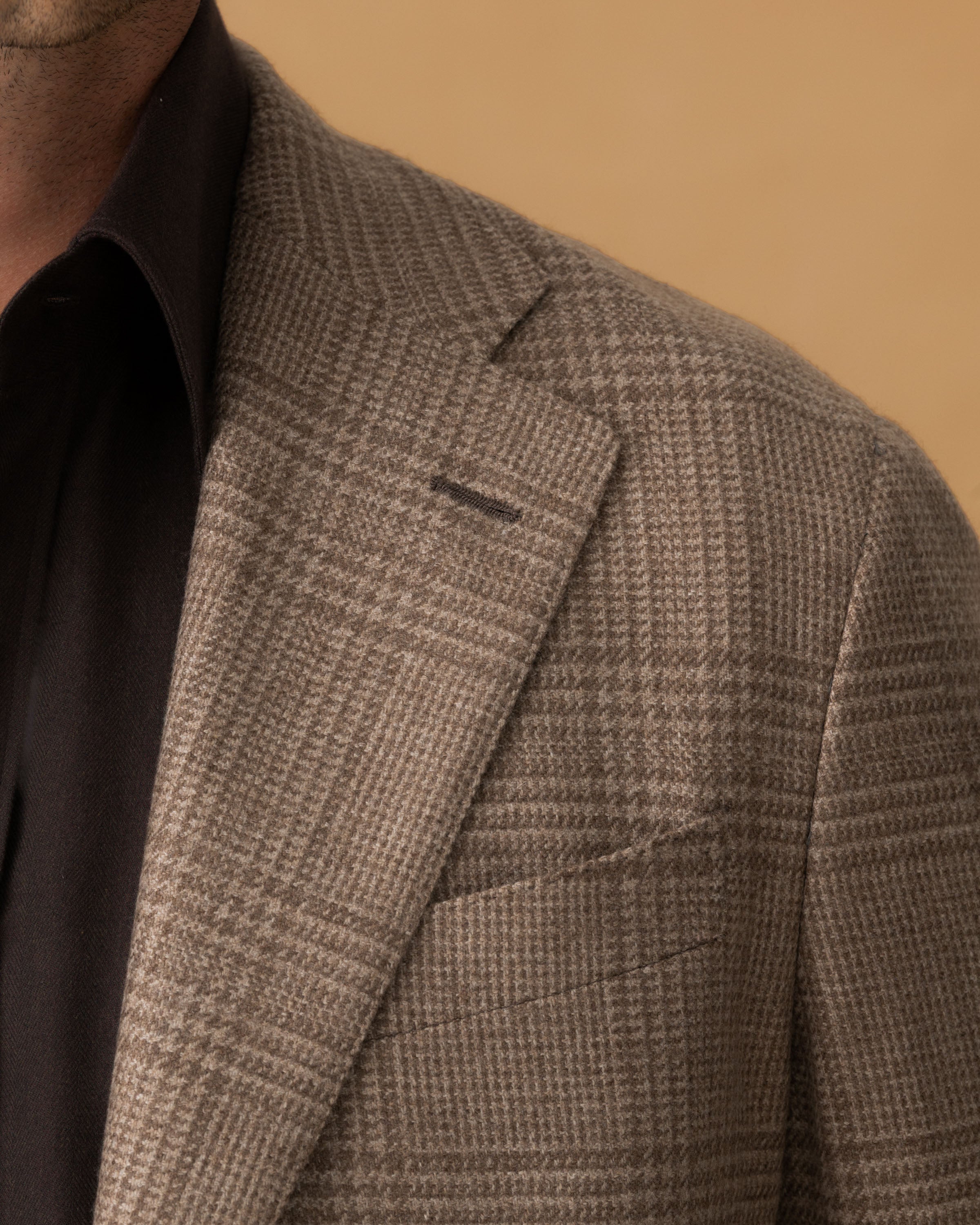 Cashmere Unstructured Single Breasted Jacket Oat Lapel Model Image