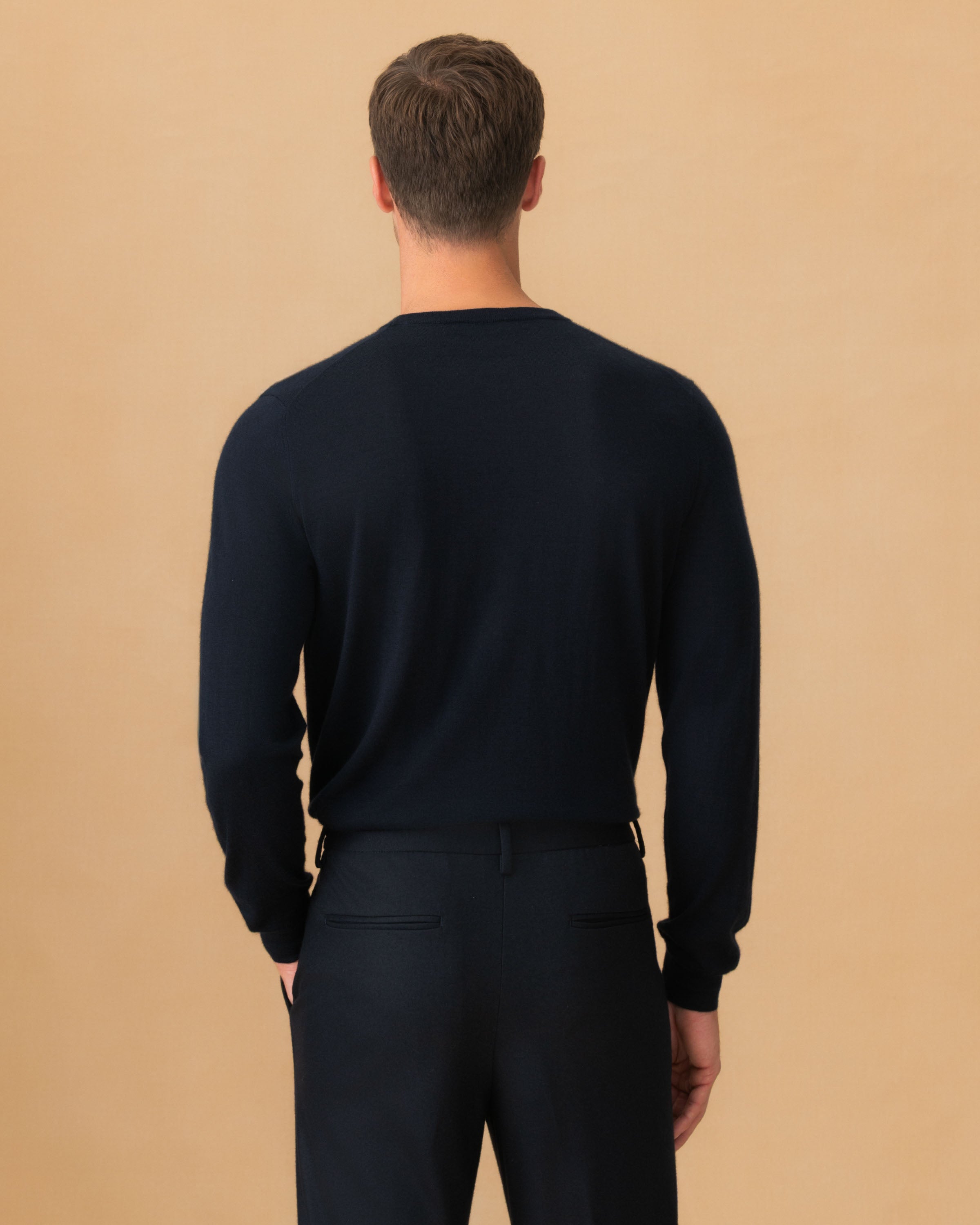 Cashmere Silk Extrafine Crew Neck Sweater Dark Navy Back Model Image