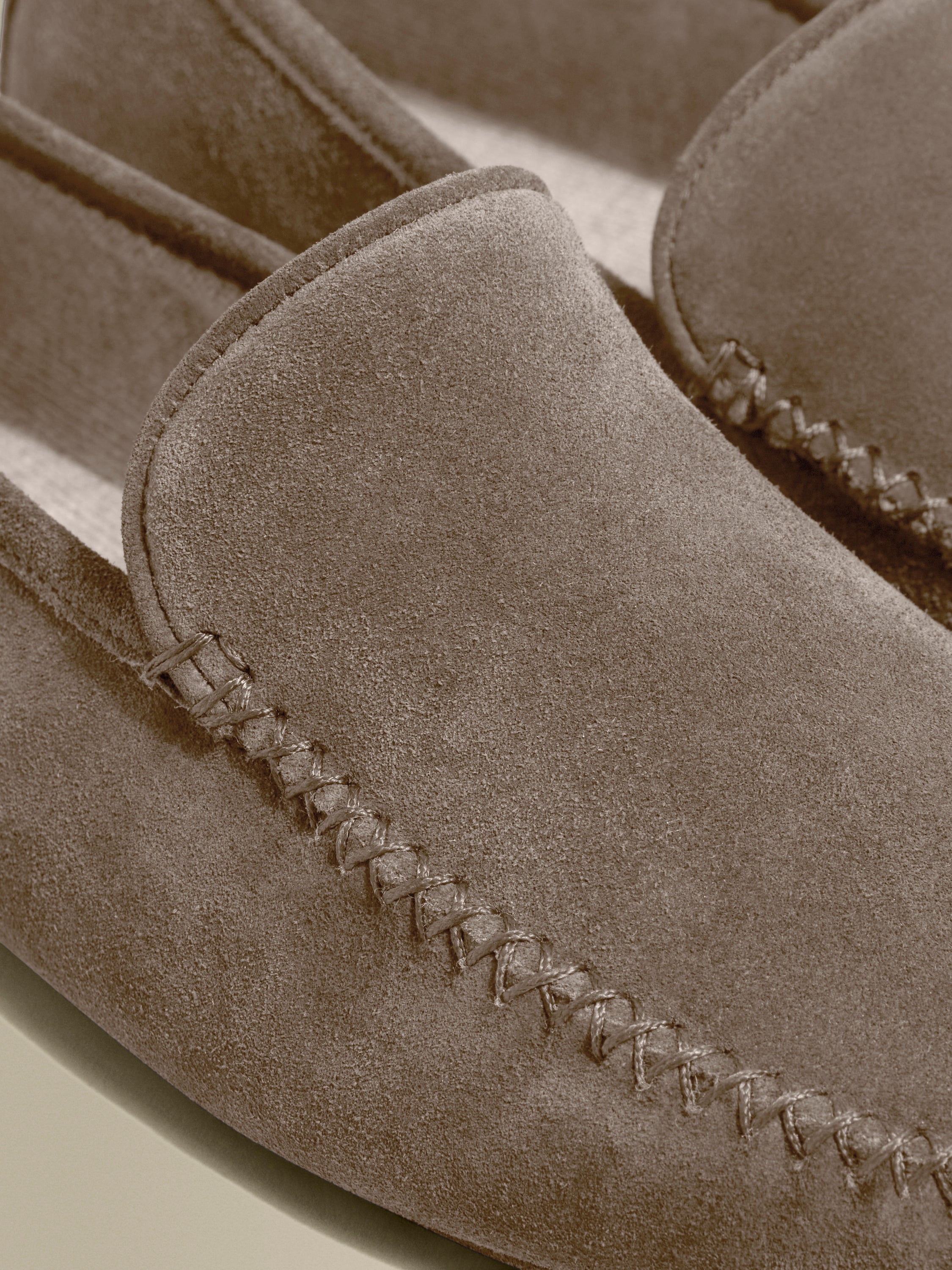 Cashmere Lined Suede Slippers Beige Product Close