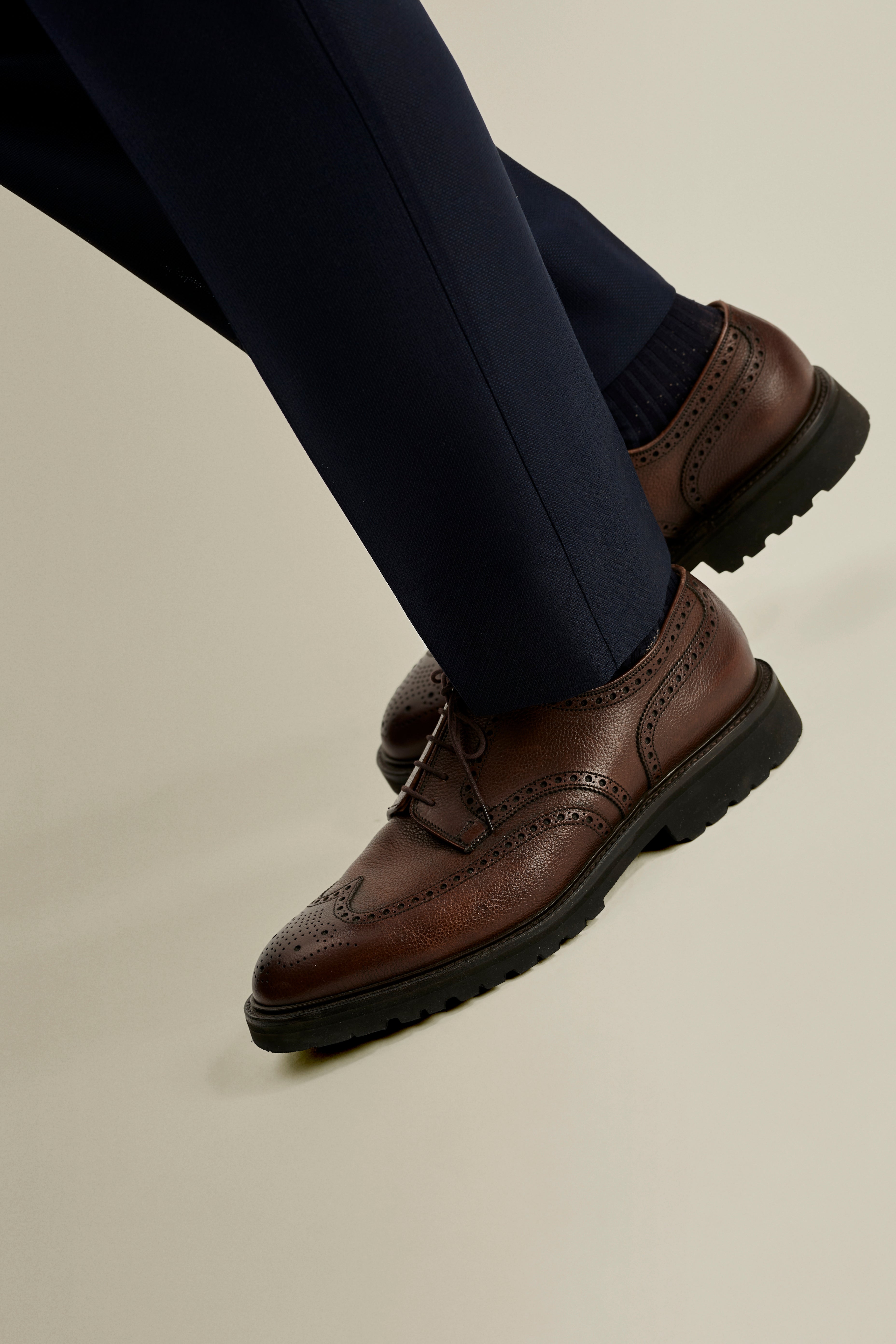 Pebble Grain Leather Brogue Shoes Model Image
