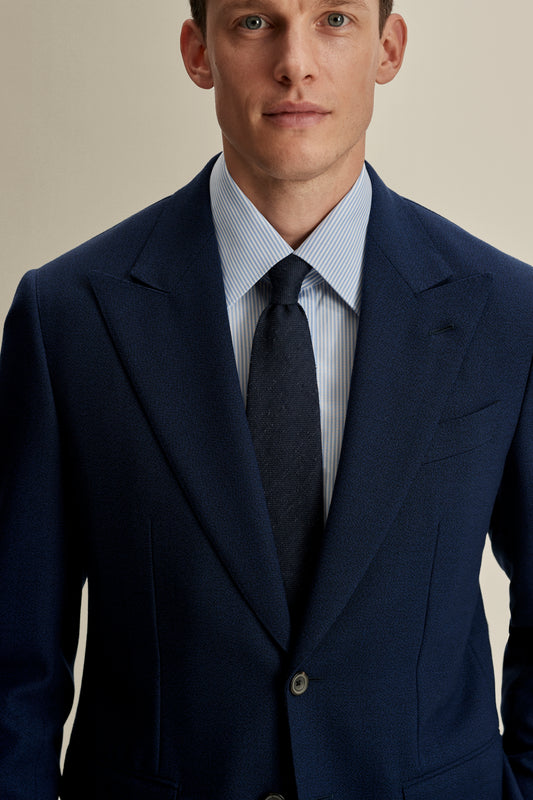 Knitted Silk Linen Tie Navy Model Image