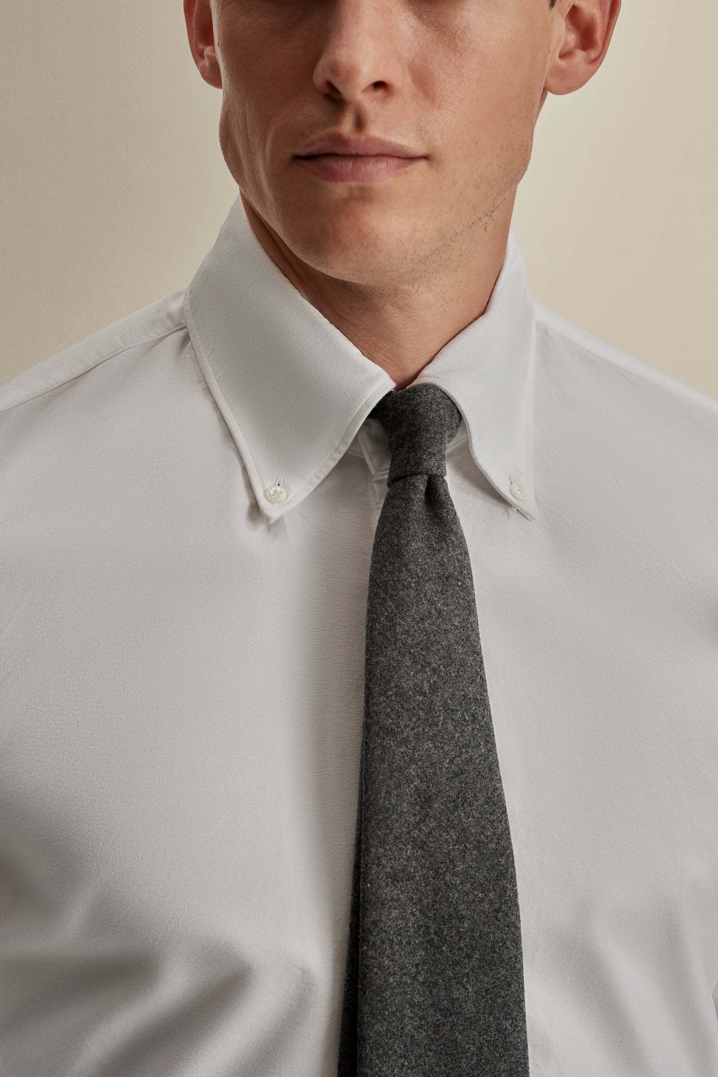 Cashmere Tie Grey Model Image