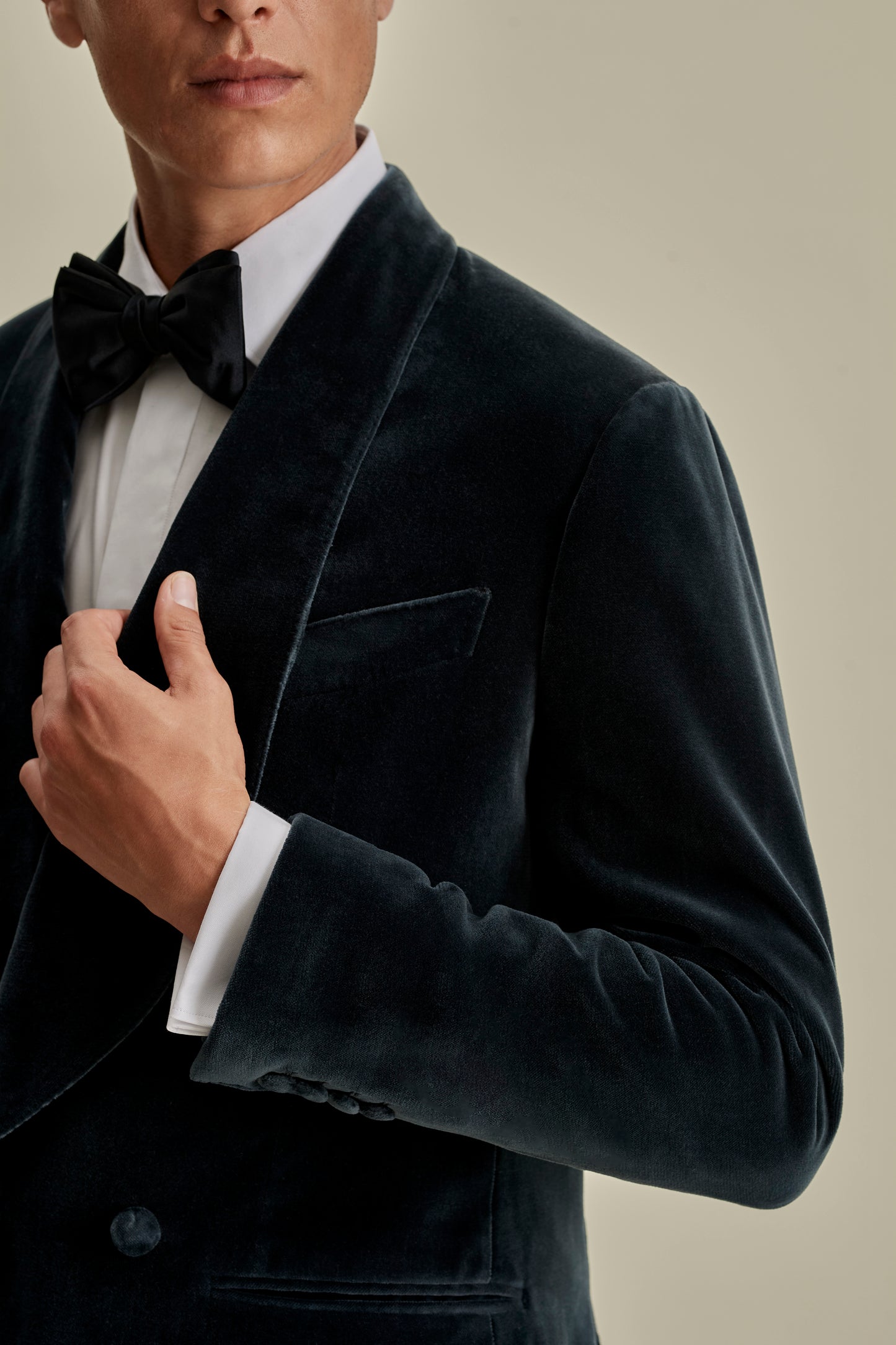 Velvet Double Breasted Shawl Lapel Dinner Jacket Model Sleeve Image