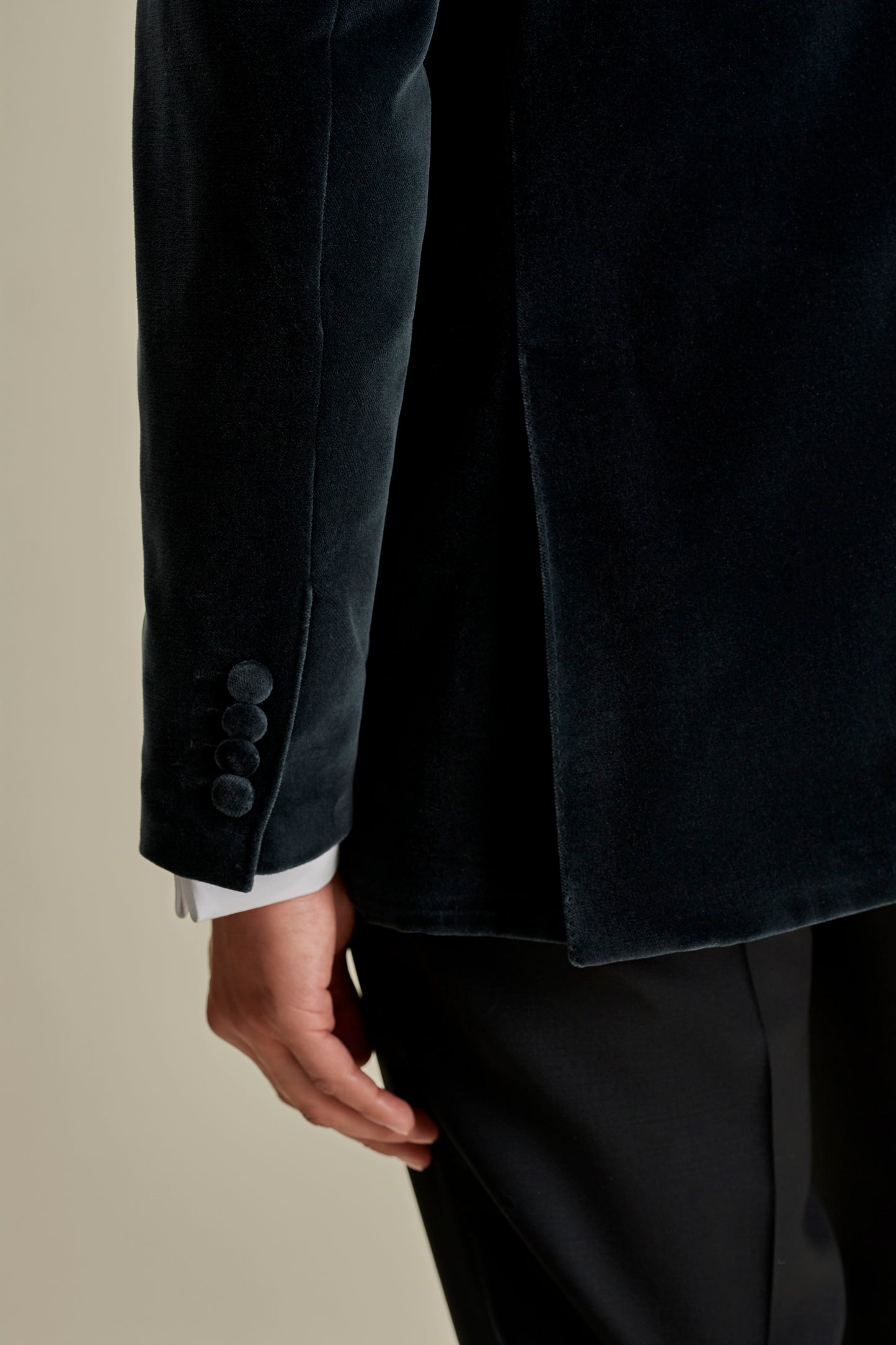 Velvet Double Breasted Shawl Lapel Dinner Jacket Model Sleeve Image