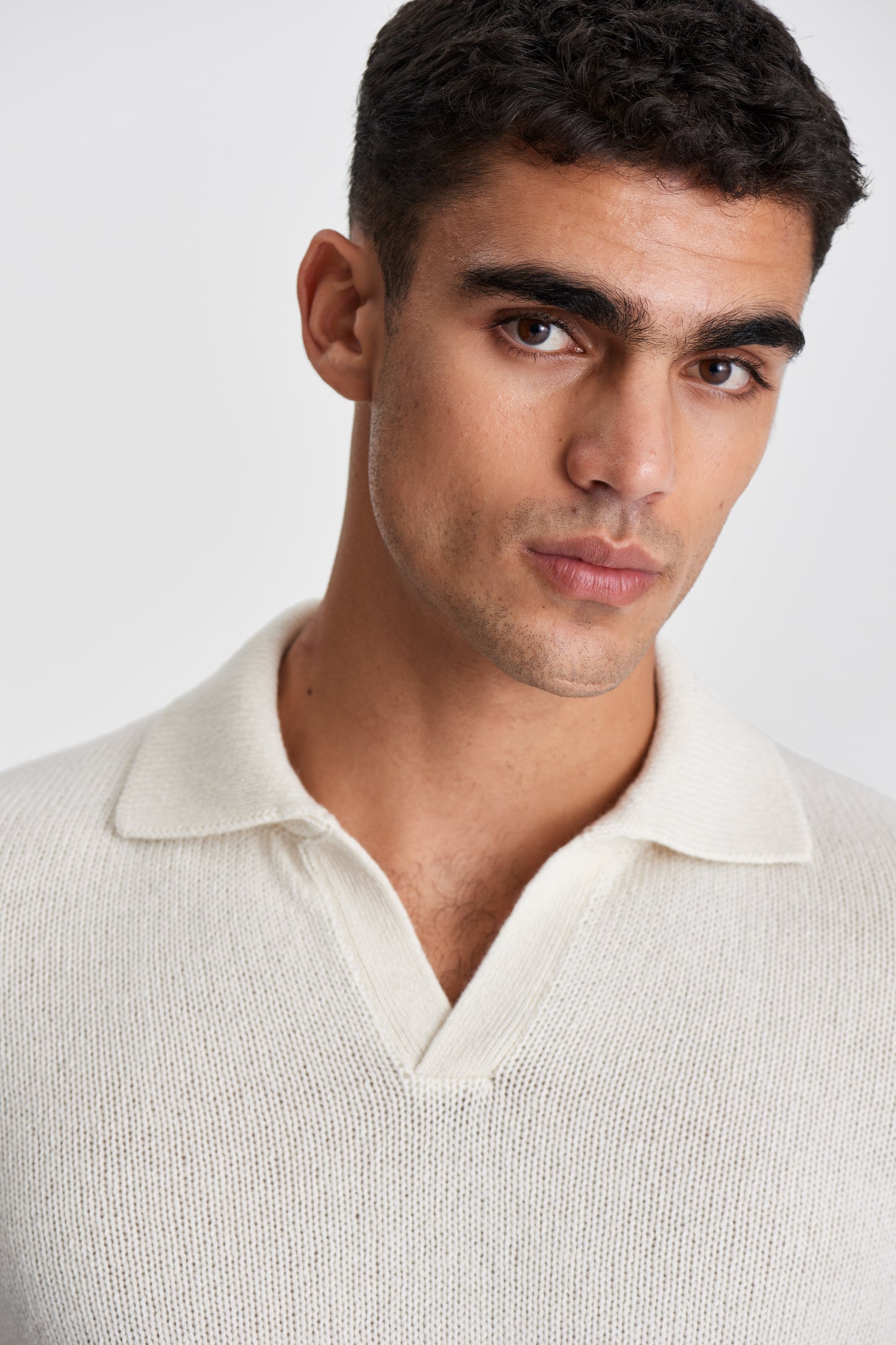 Cashmere Long Sleeve Skipper Polo Shirt Off White Model Neck Image