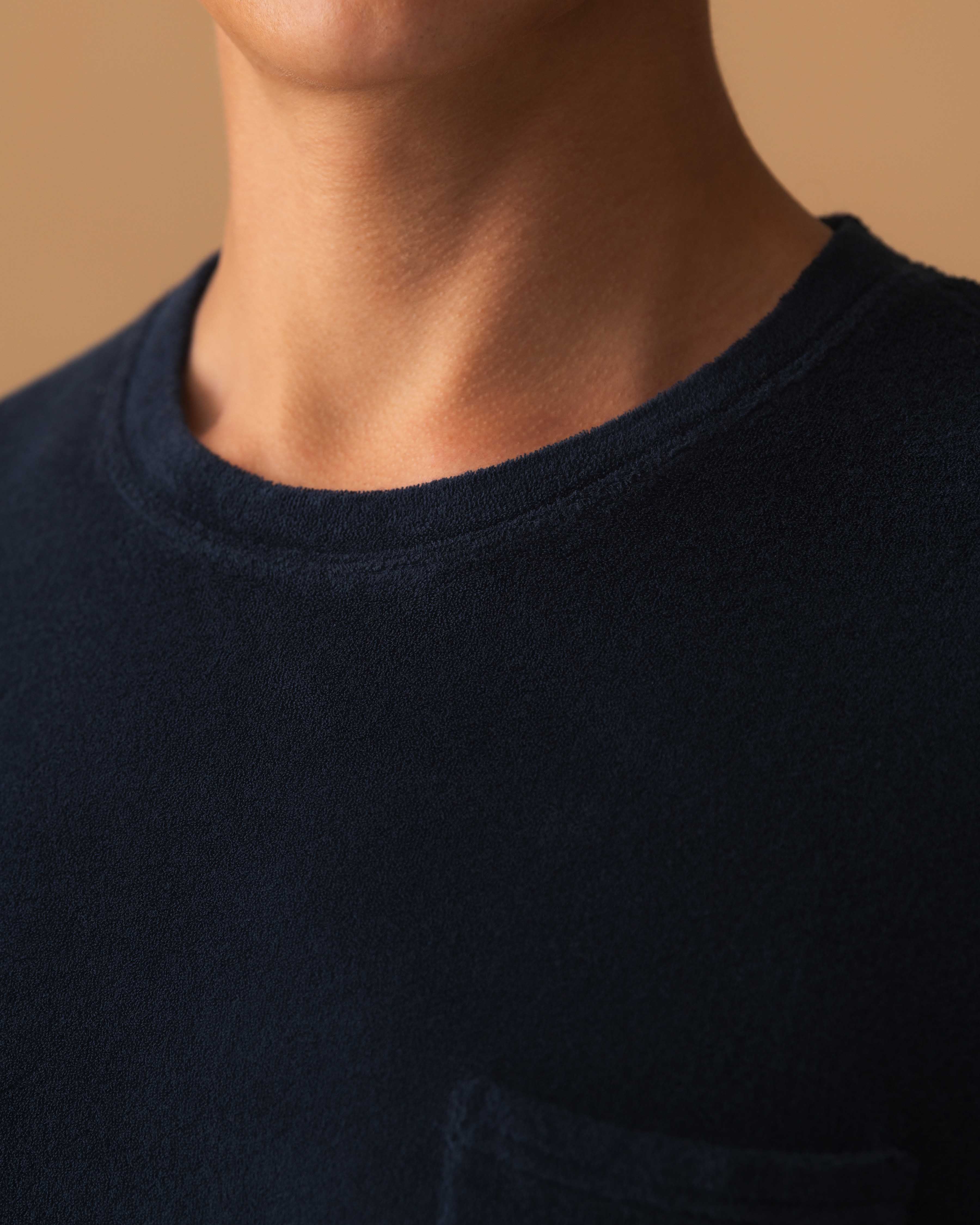 Terry Cotton Pocket T-Shirt Navy Neck Model Image