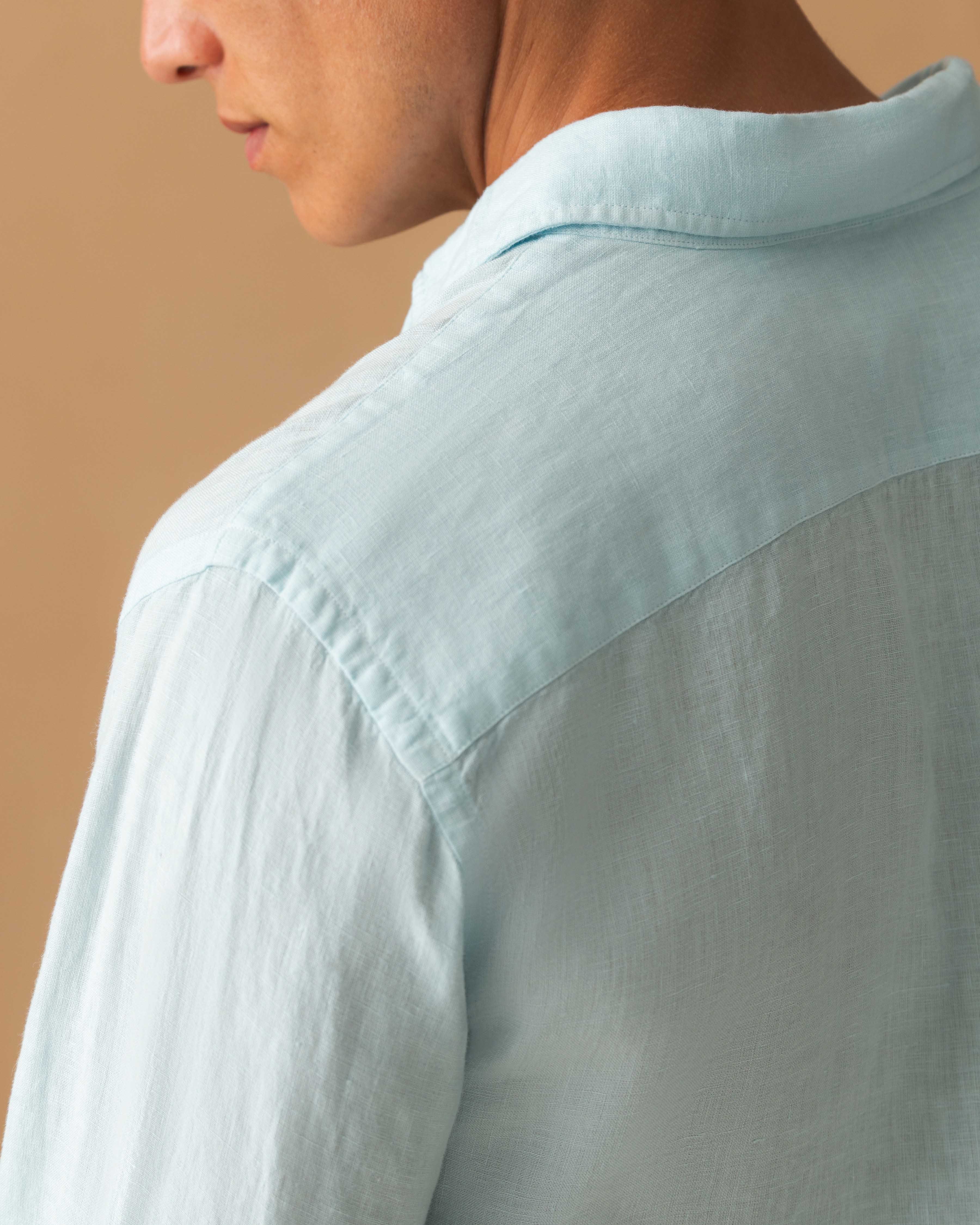 Linen Cutaway Collar Shirt Pale Blue Model Shoulder Image