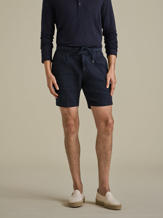 Linen Jersey Pleated Shorts Navy Model Cropped Image