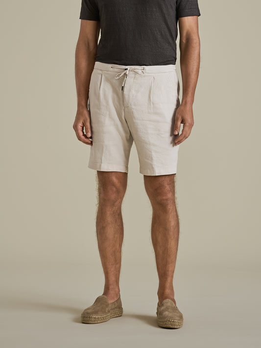 Linen Jersey Pleated Shorts Model Cropped Image