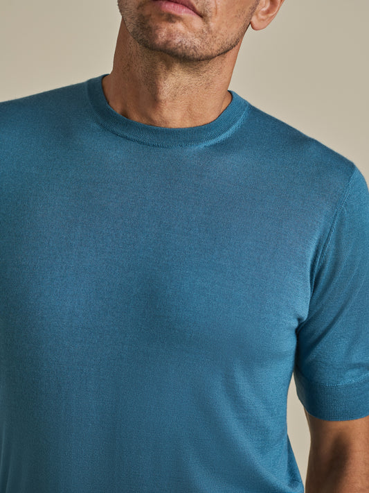 Cashmere Silk Ribbed T-Shirt Mid Blue Model Neck Image