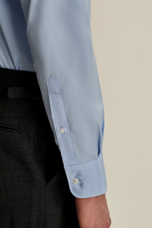 Solid Poplin Point Collar Shirt Sky Blue Model Detail Image