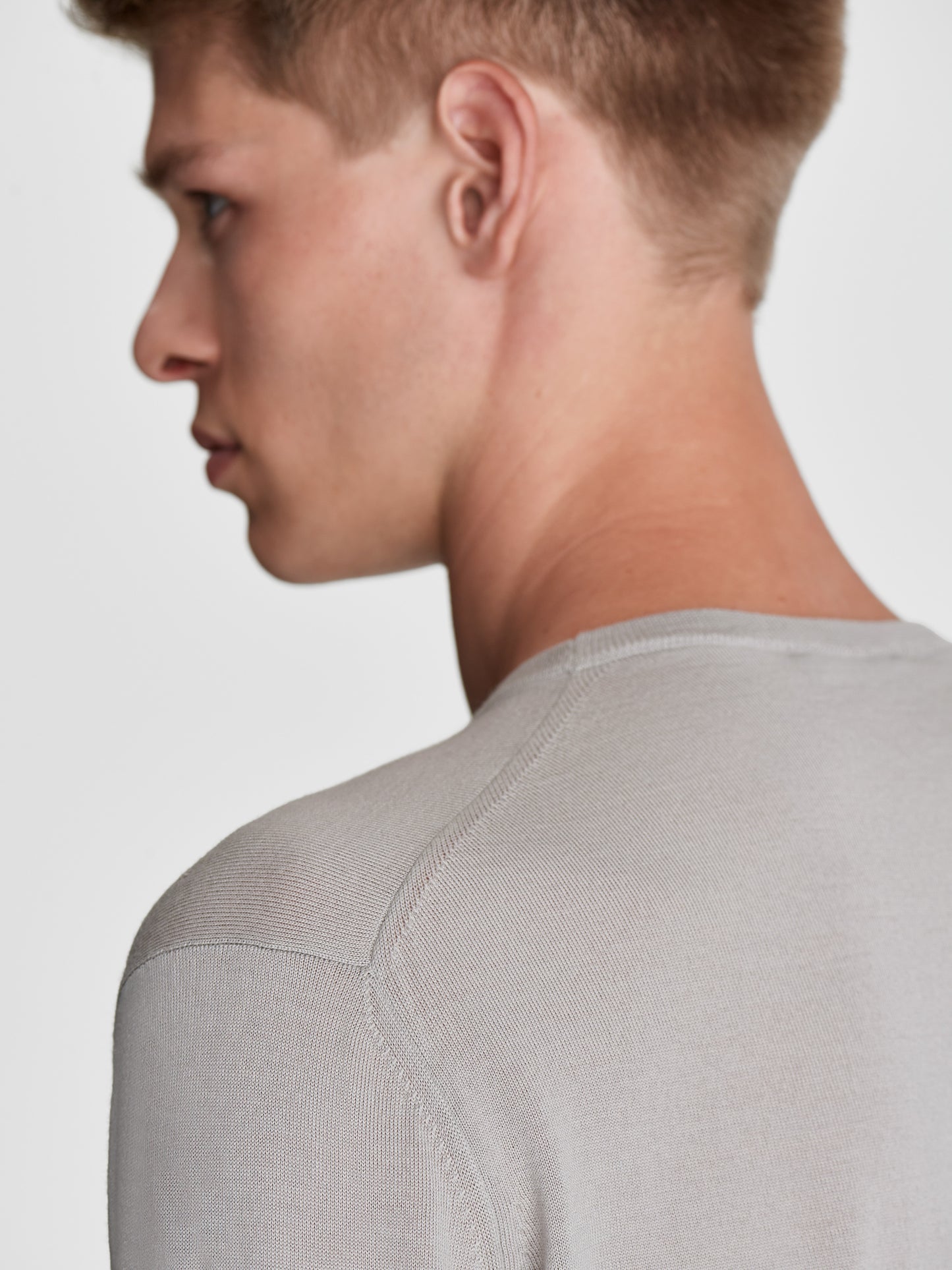 Merino Wool Extrafine Crew Neck Sweater Stone Detail Model Image
