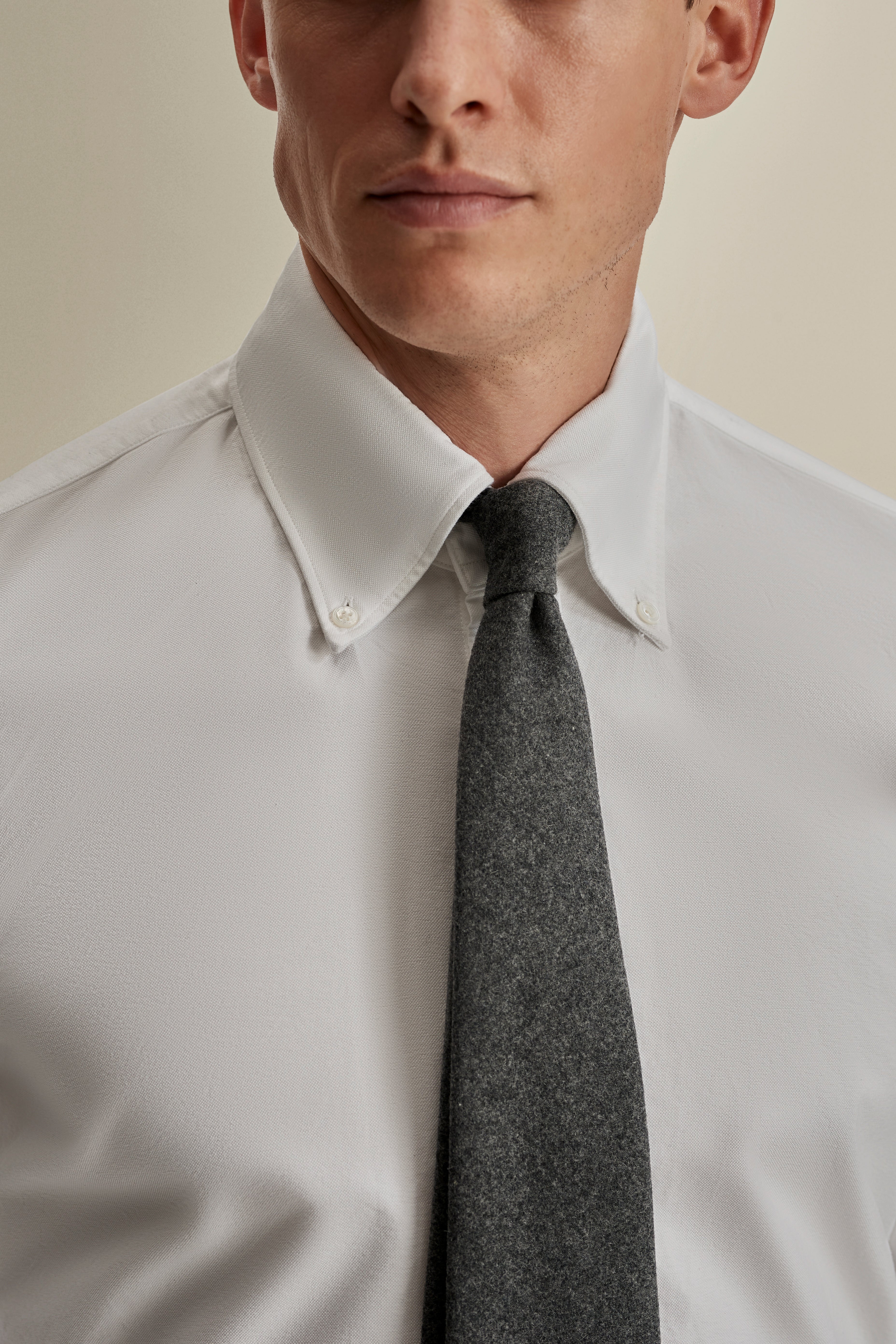 Cashmere Tie Grey Model Image