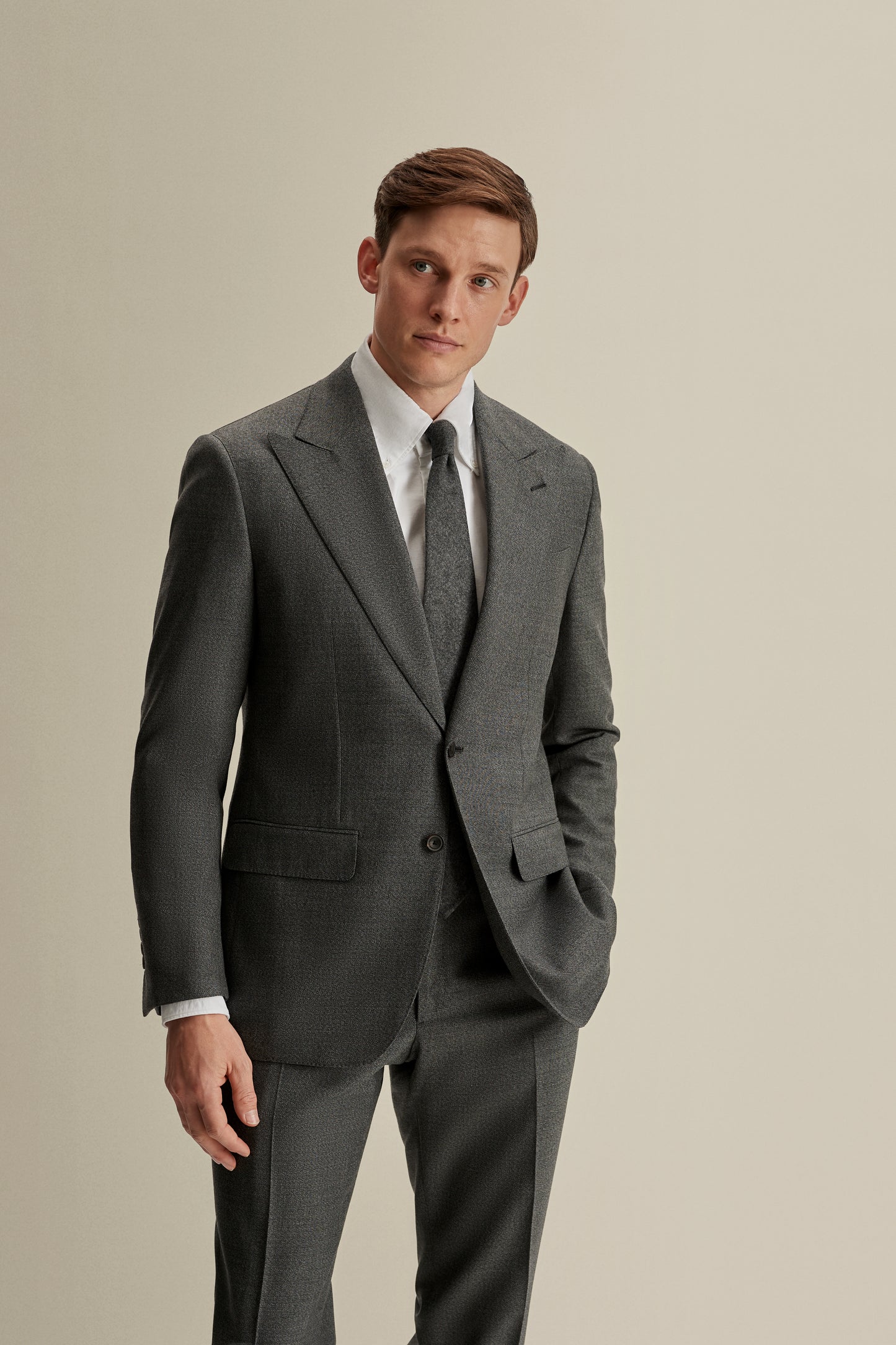 Single Breasted Wool Peak Lapel Suit Grey Model 3/4 Length