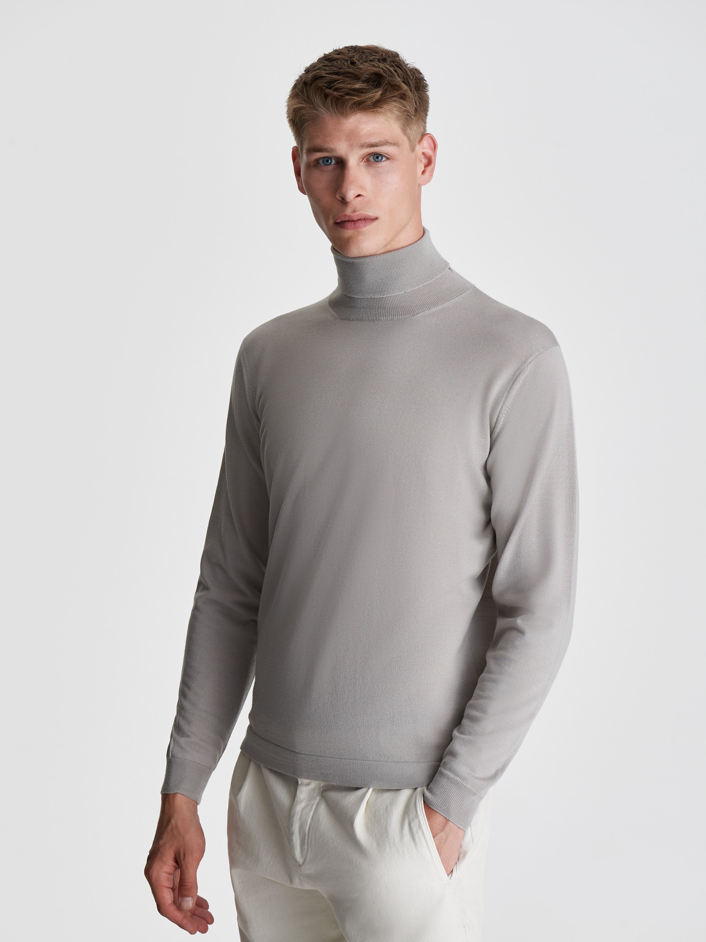 Merino Wool Extrafine Roll neck Sweater Cropped Model Image