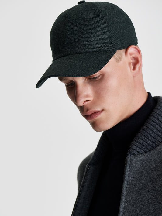Wool cashmere Blend Cap Grey Model Image