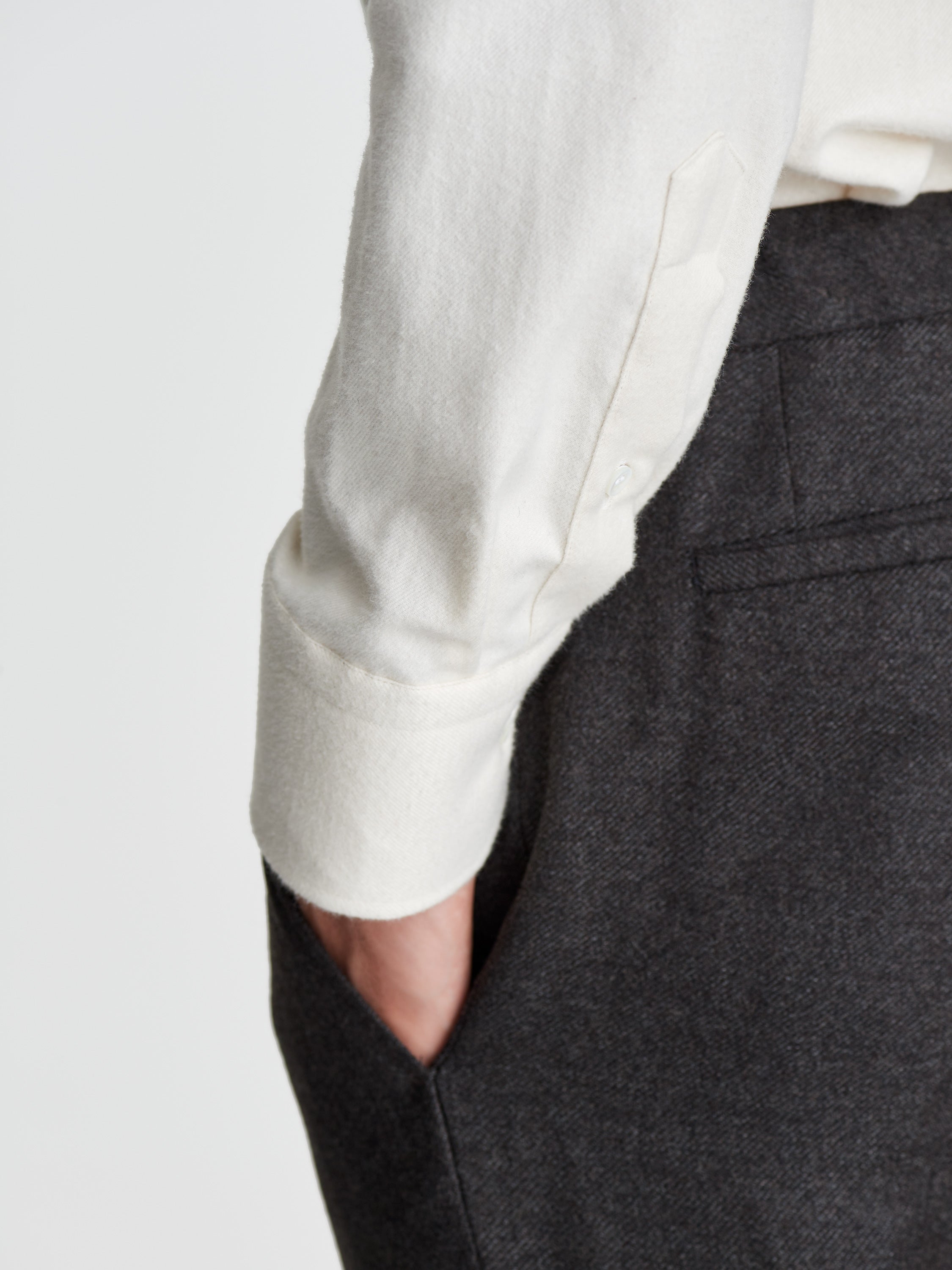 Flannel Cutaway Collar Shirt Oat Detail Model Image