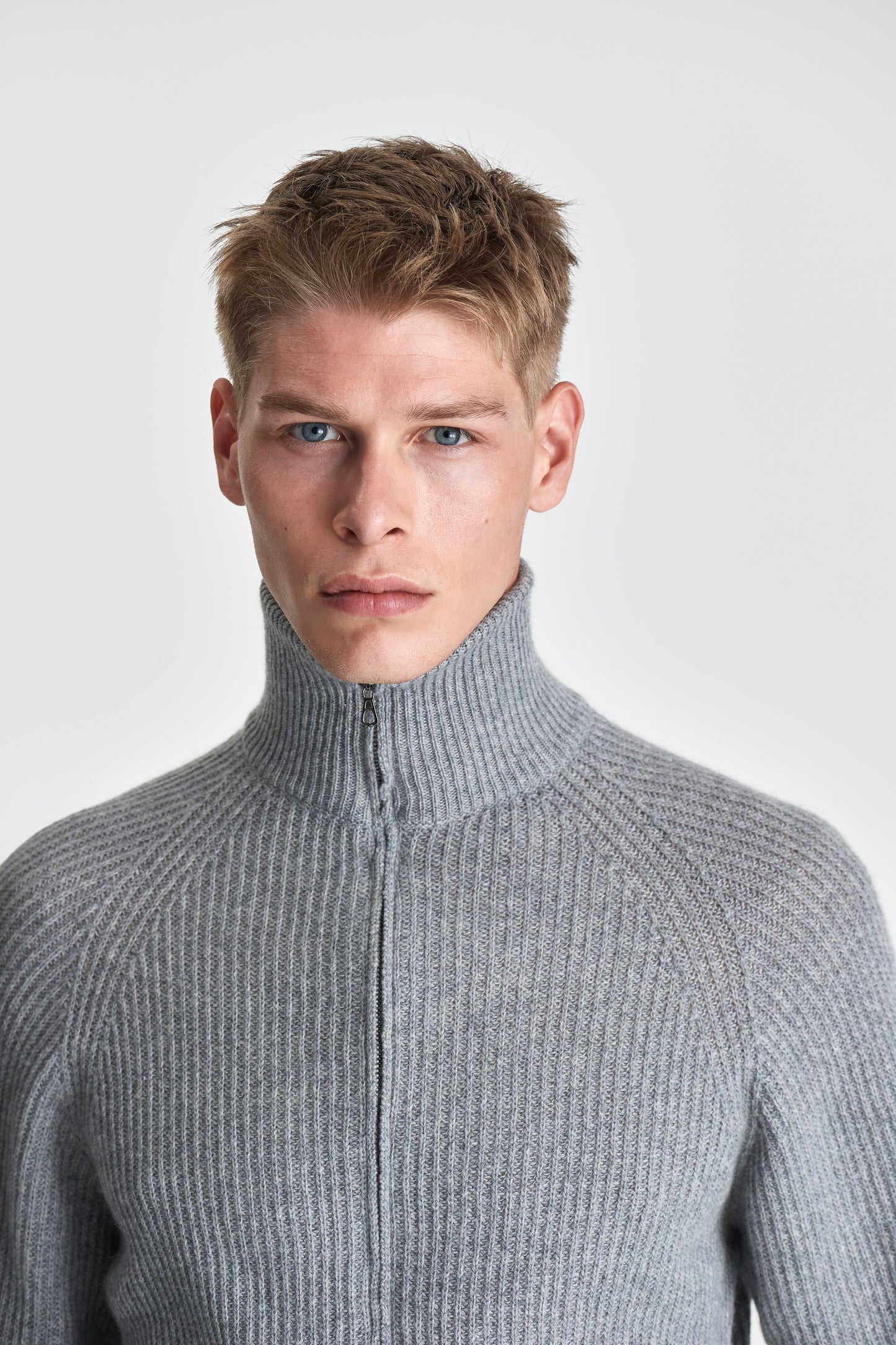 Cashmere Zip-Through Fisherman Rib Sweater Grey Model Zipped Neck Image