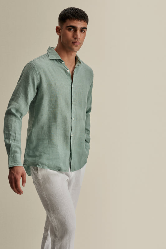Linen Cutaway Collar Shirt Sage Crop Model Image
