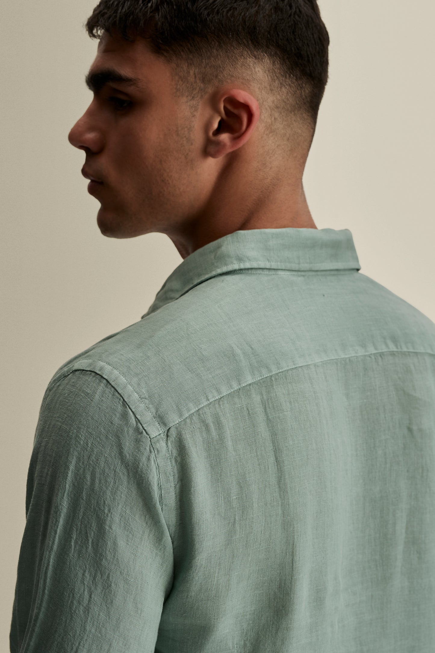Linen Cutaway Collar Shirt