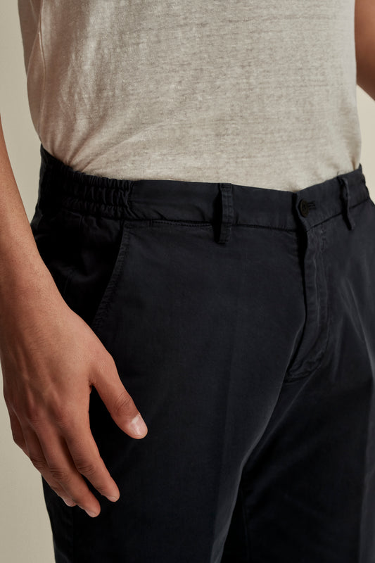 Cotton Flat Front Casual Shorts Navy Model Detail Image