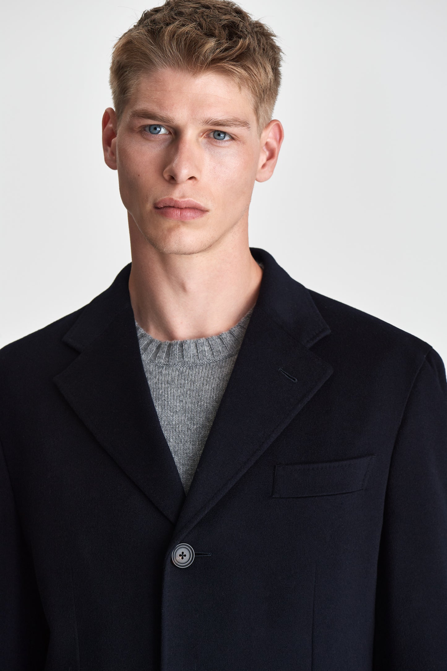 Single Breasted Wool Cashmere Overcoat Navy Model Collar Image