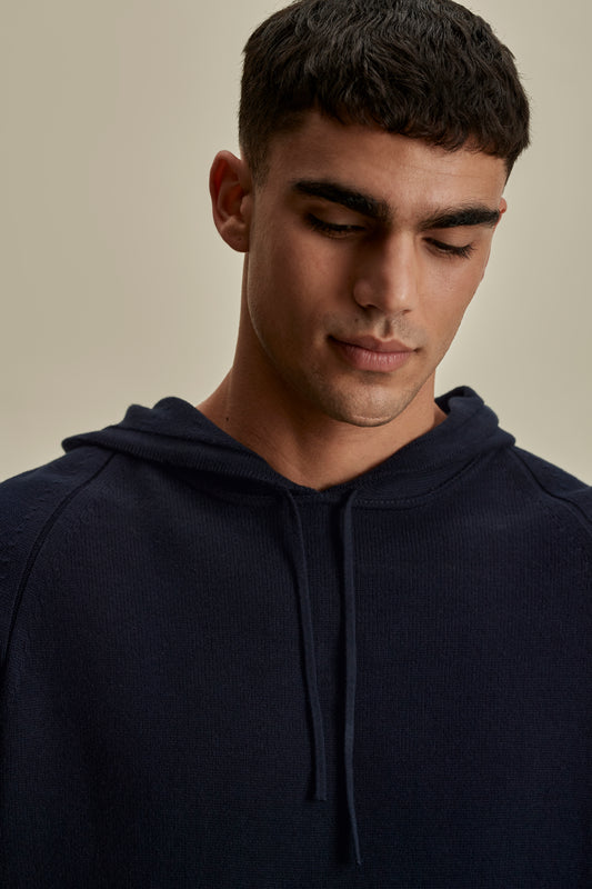 Cotton Cable Hoodie Navy Detail Model Image