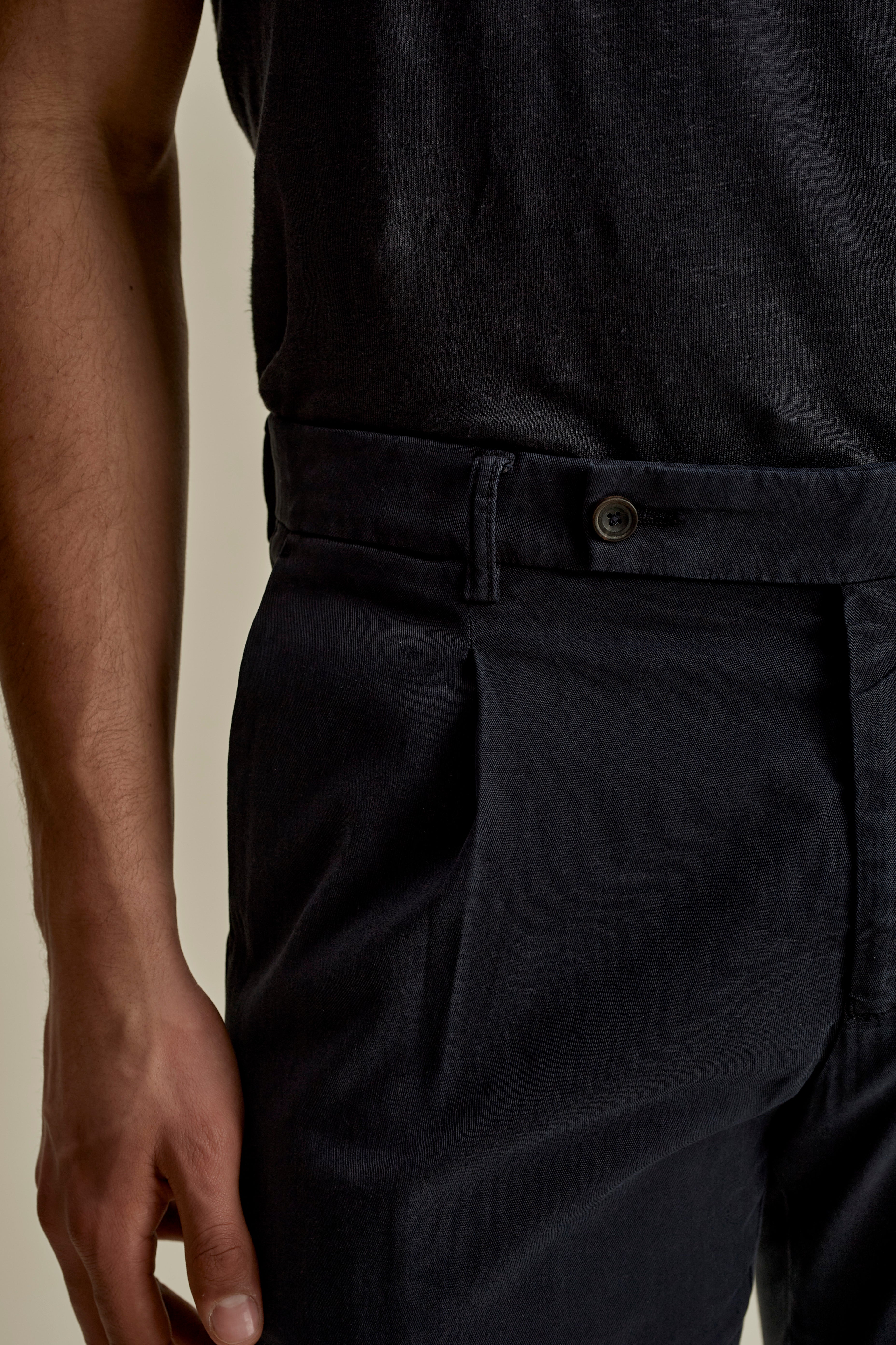 Cotton Single Pleat Chinos Navy Detail Model Image