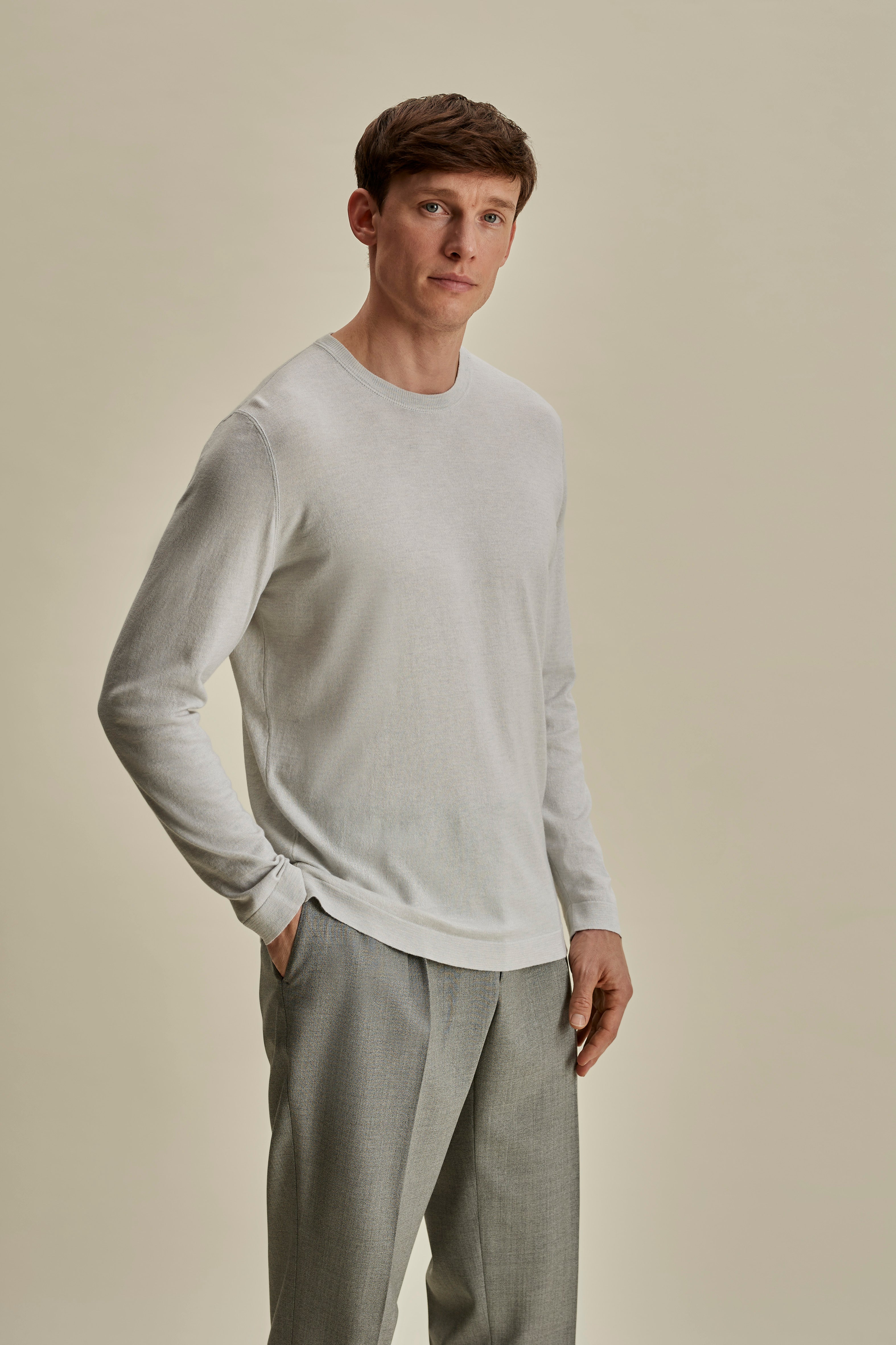 Cotton Cashmere Extrafine Crew Neck Sweater Grey Mid Crop Model Image