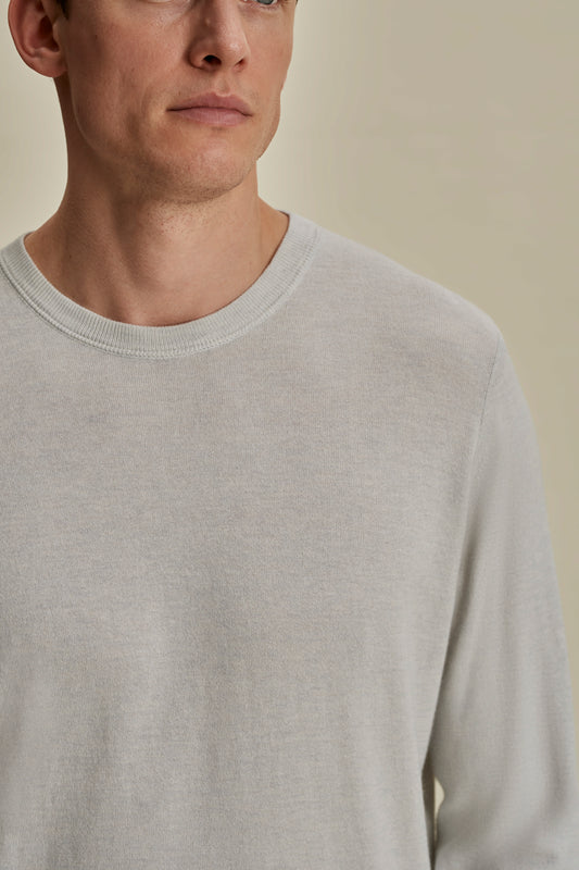 Cotton Cashmere Extrafine Crew Neck Sweater Grey Detail Model Image