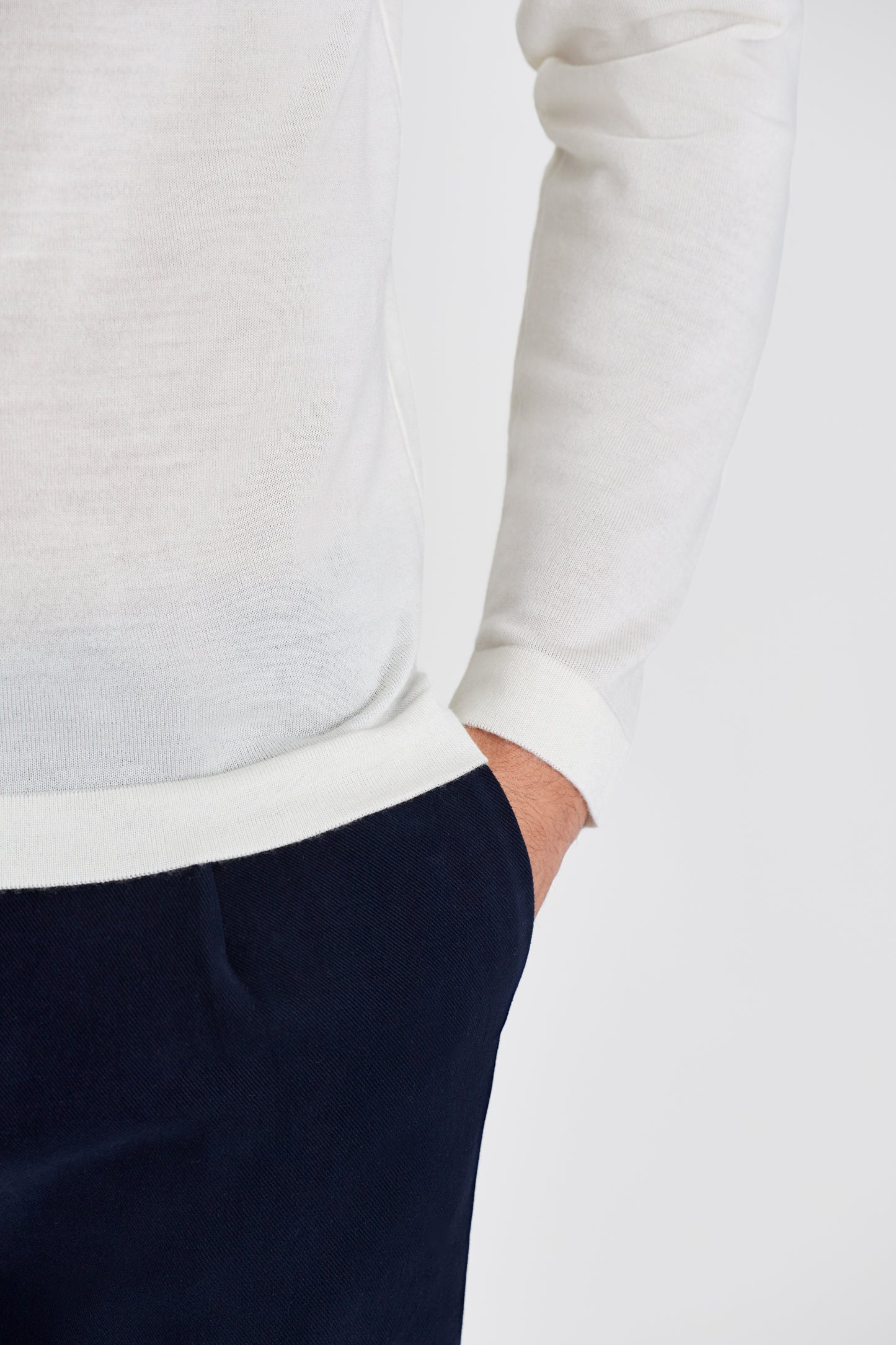 Wool Long Sleeve relaxed Fit T-Shirt Off White Model Hem Image