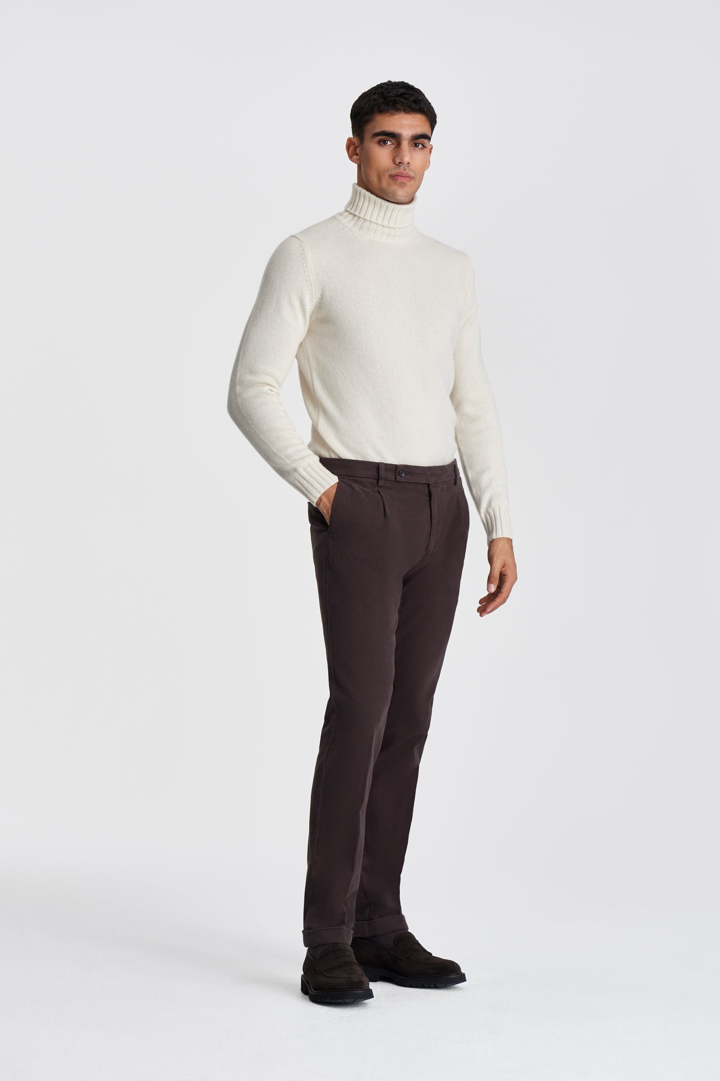 Cotton Single Pleat Chinos Brown Model Image