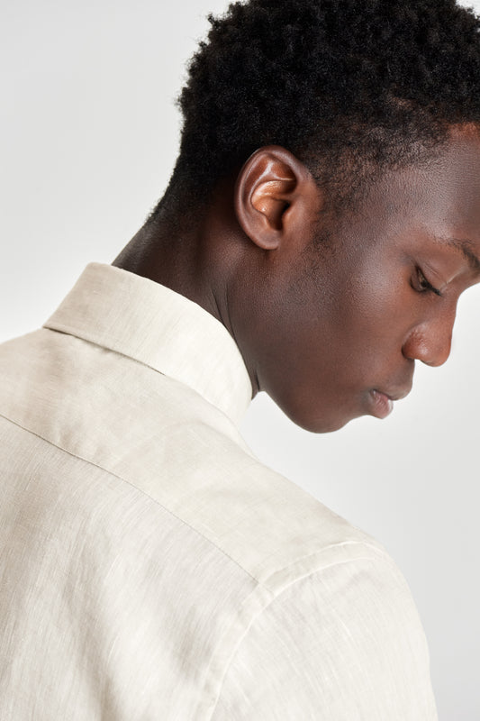 Cutaway Collar Linen Pocket Shirt Beige Detail Model Image