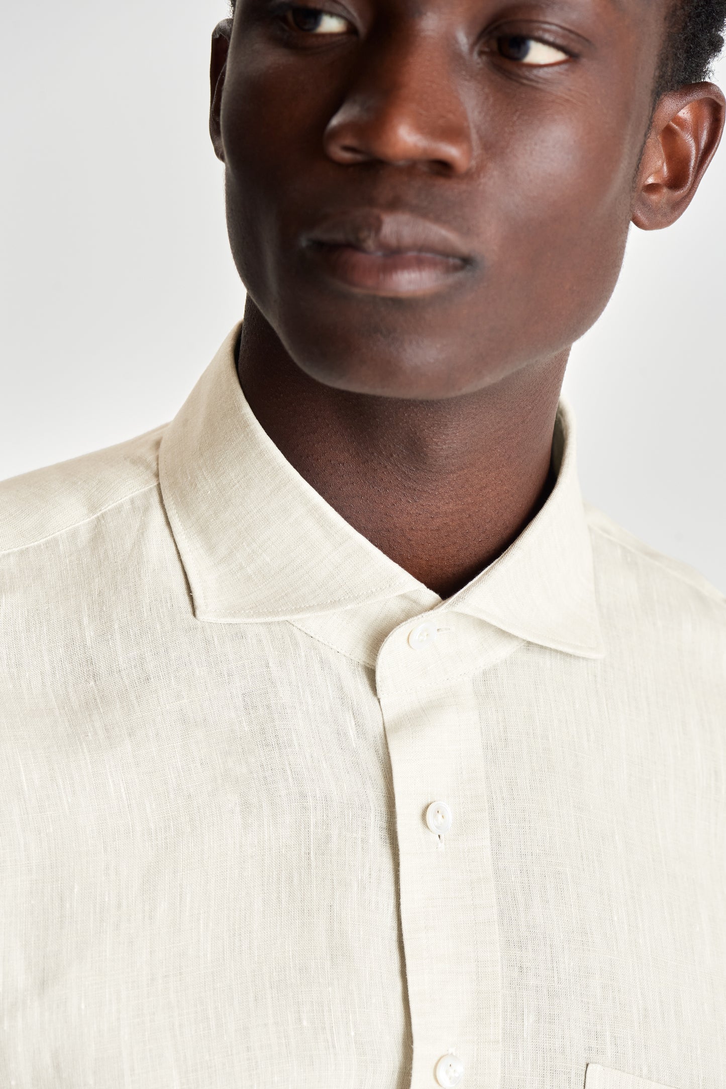 Cutaway Collar Linen Pocket Shirt Beige Detail Model Image