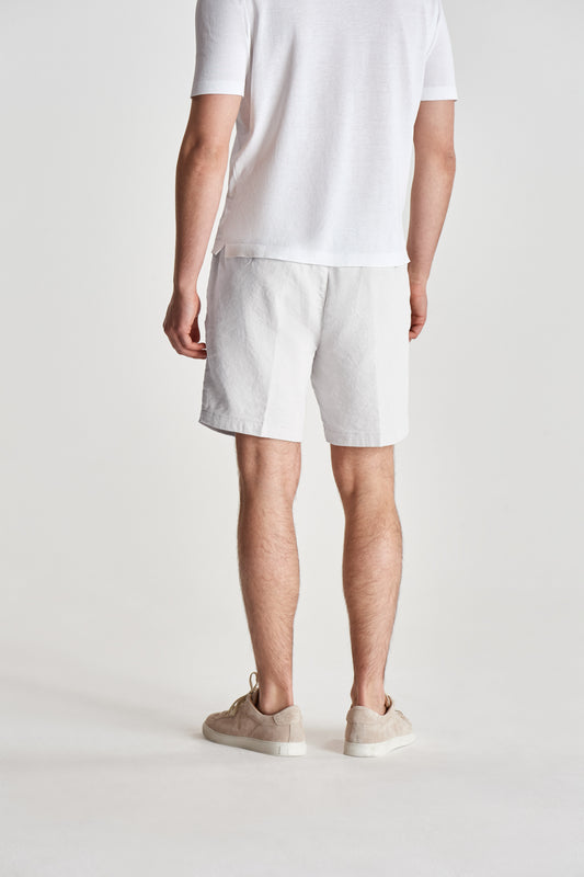 Linen Jersey Pleated Shorts White Model Back Crop Image