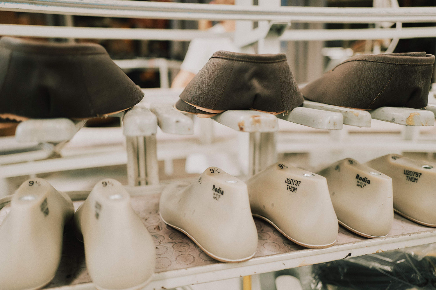 Pebble Grain Leather Upper Cut 