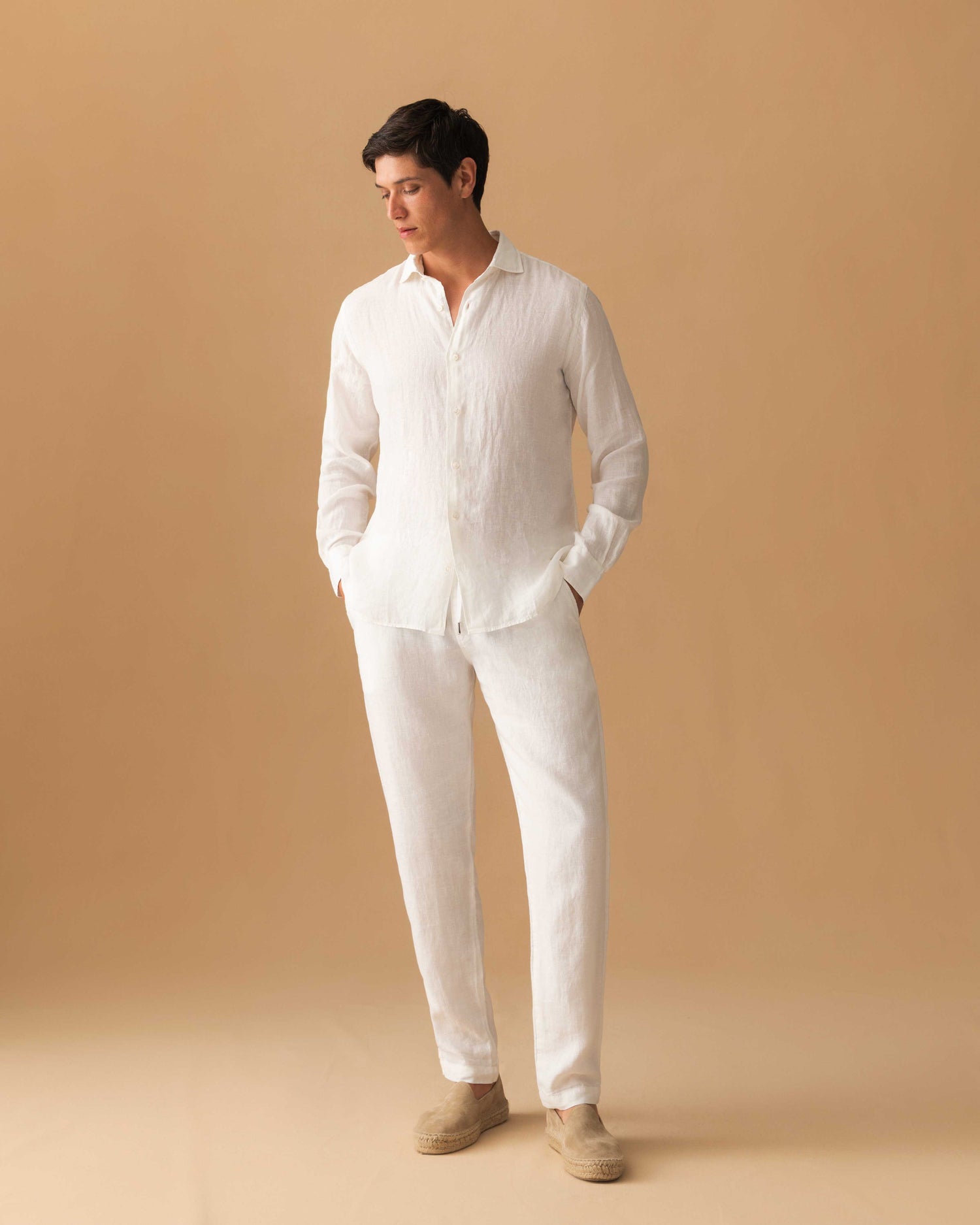 Linen Cutaway Collar Shirt White Model Image