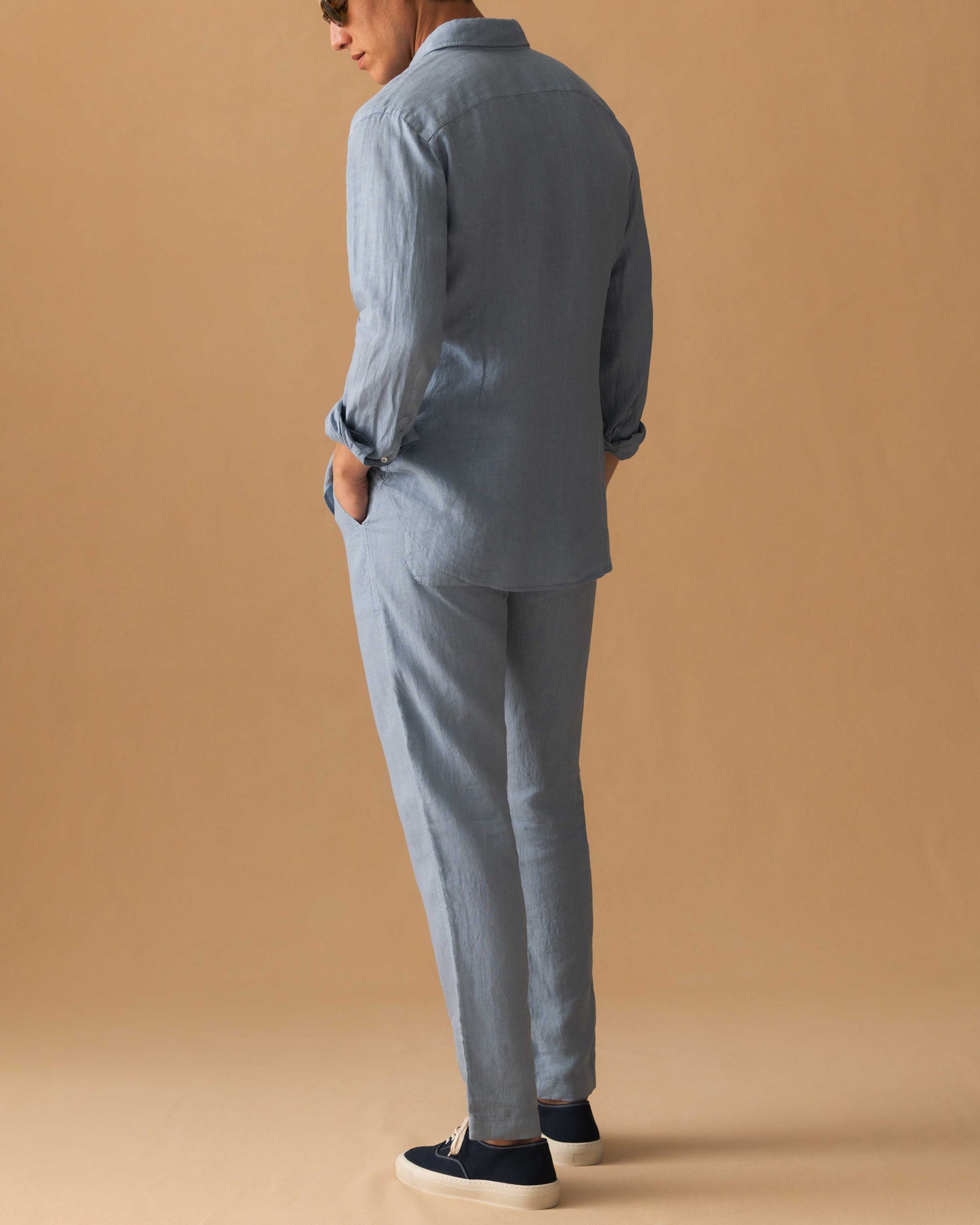 Linen Cutaway Collar Shirt Denim Model Back Image