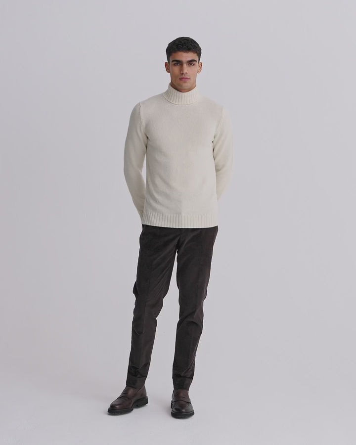 Cashmere Roll Neck Sweater Off-White Model Video