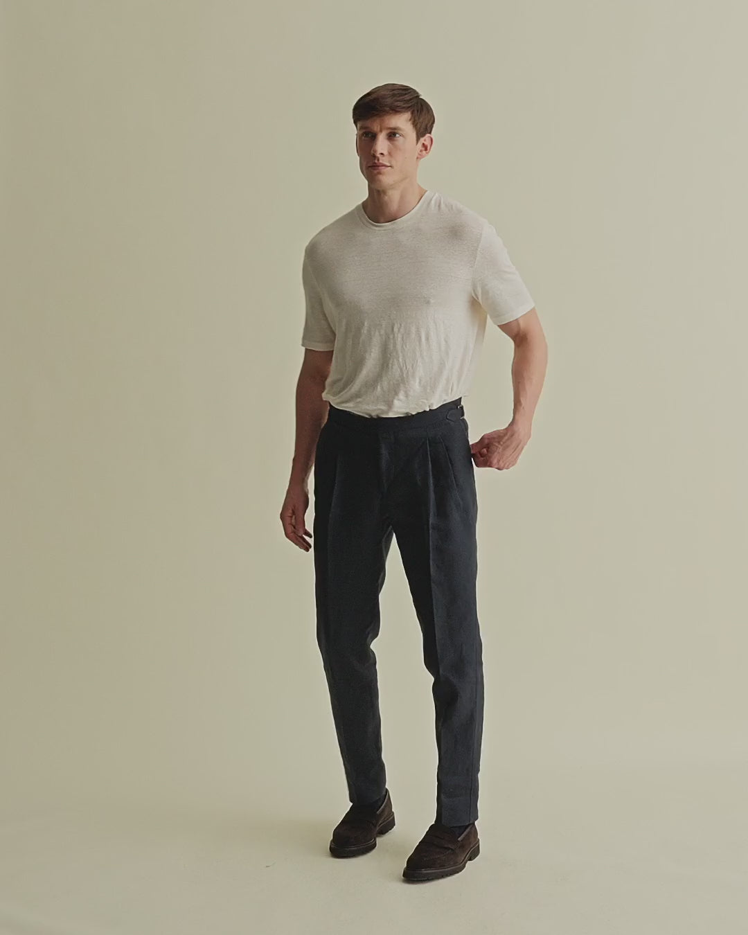 Linen Jersey T-Shirt White Model Video
