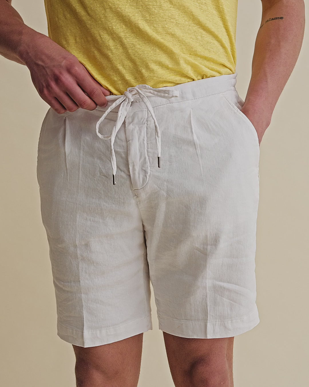 Linen Jersey Pleated Shorts White Video