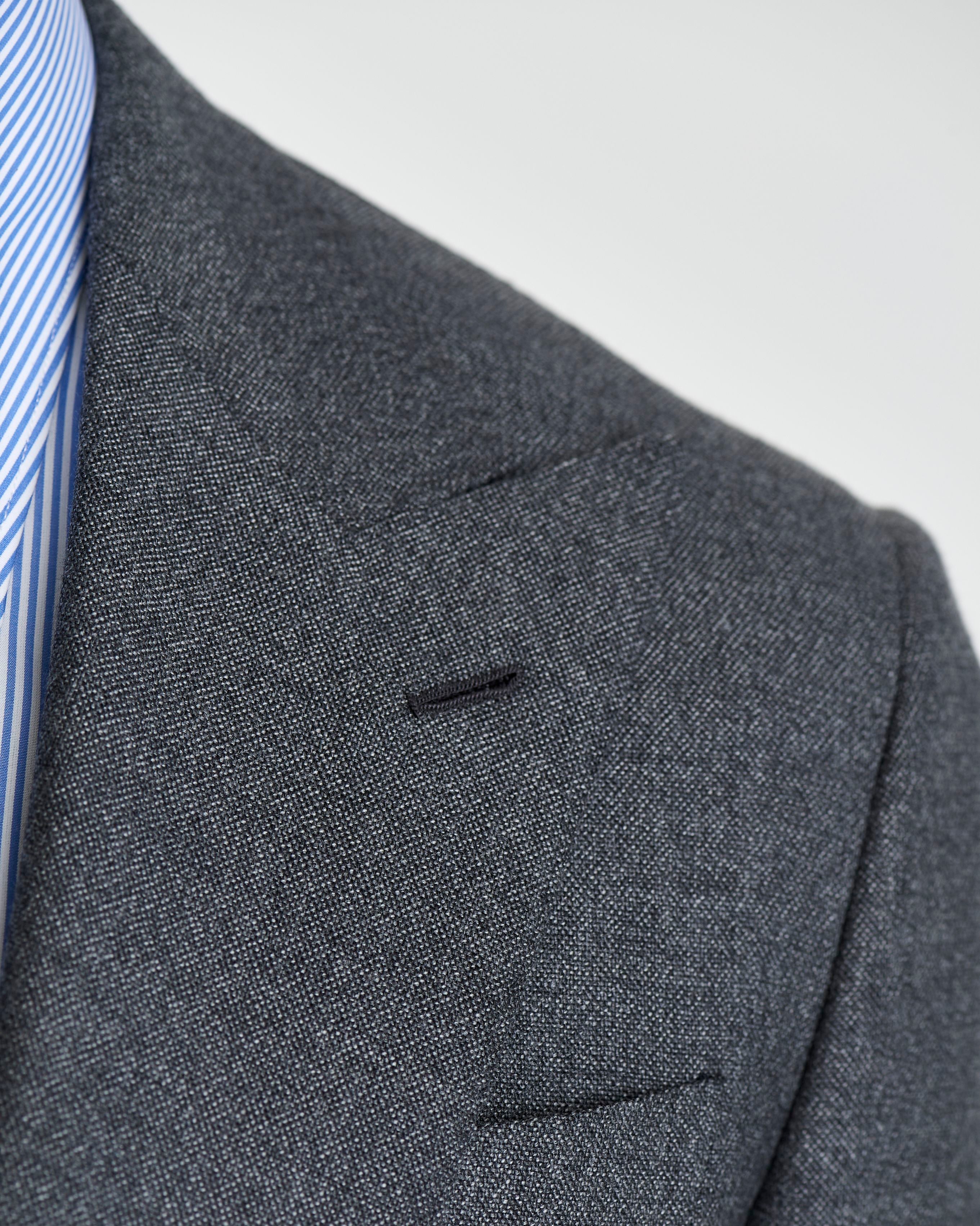 Single Breasted Wool Peak Lapel Suit Grey Model Lapel Detail