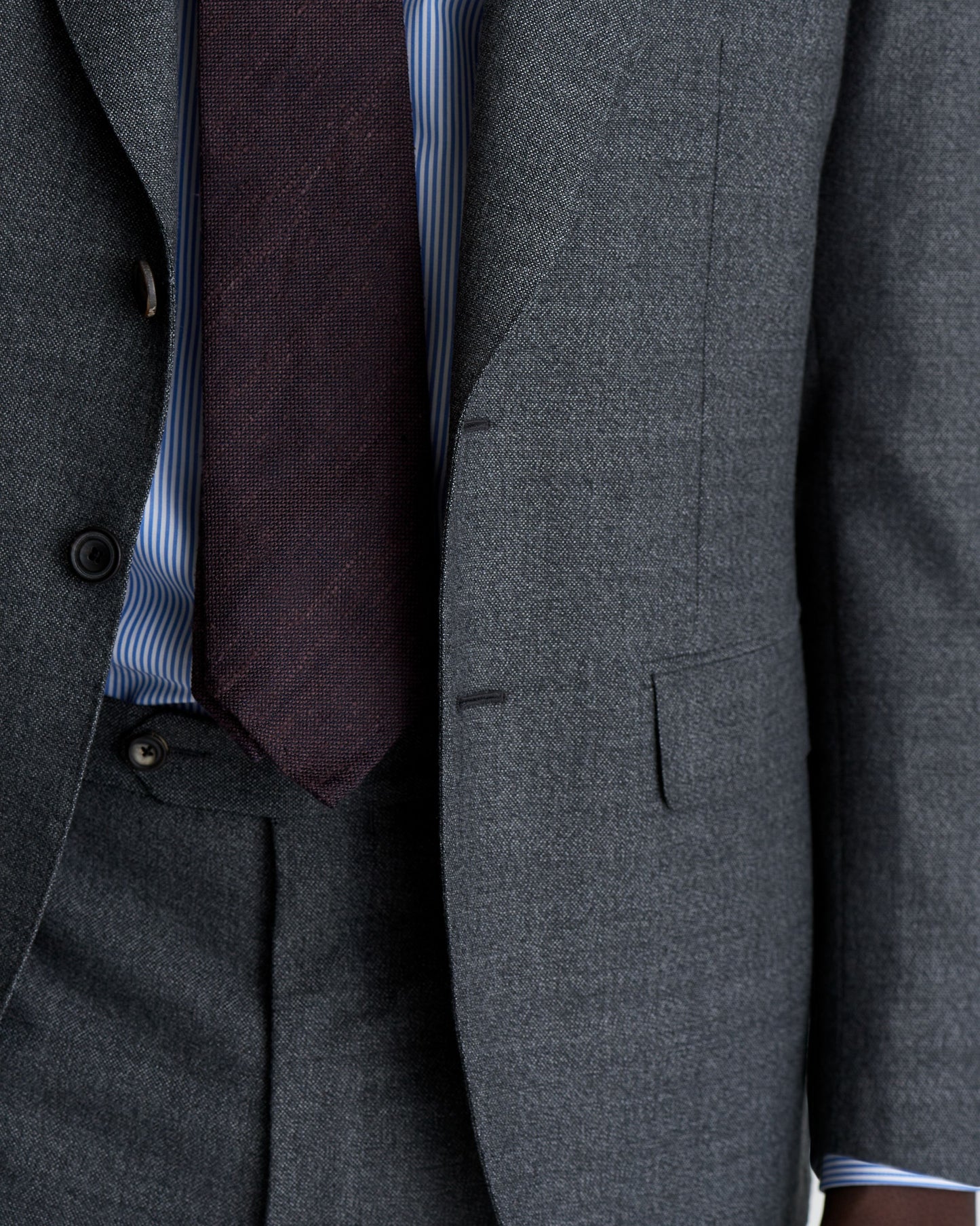 Single Breasted Wool Peak Lapel Suit Grey Model Fastening Detail
