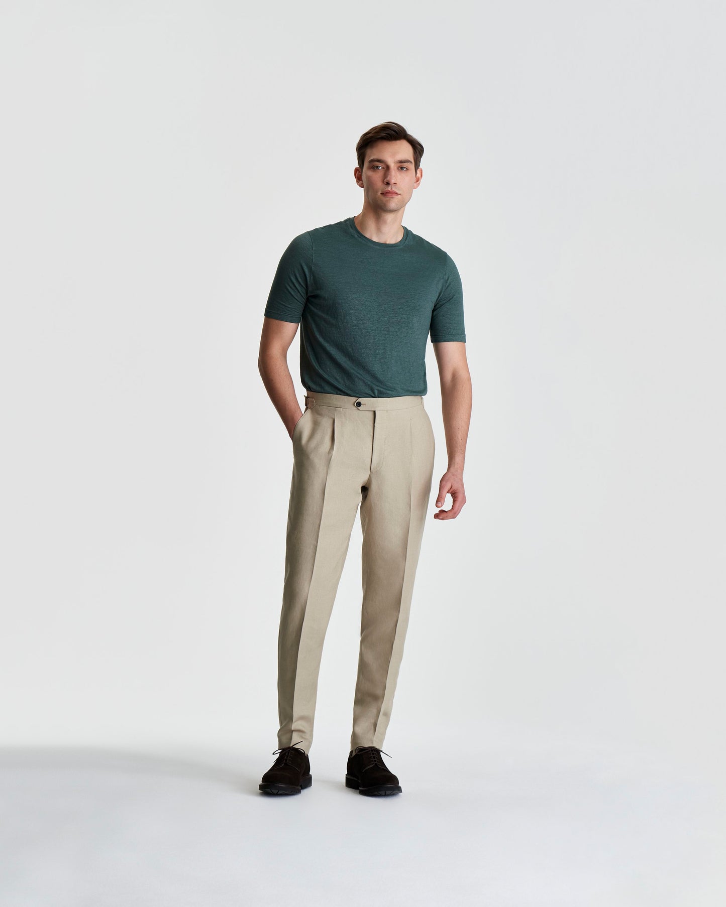 Linen Single Pleat Trousers Beige Model Full length image 2
