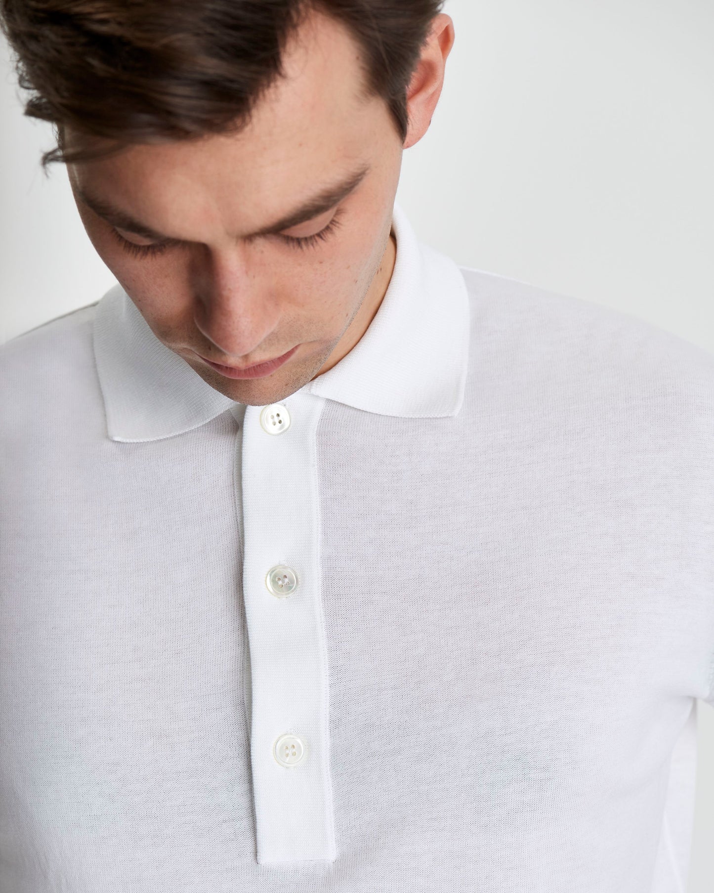 Crepe Cotton Polo Shirt White Model Collar and Buttoning Details