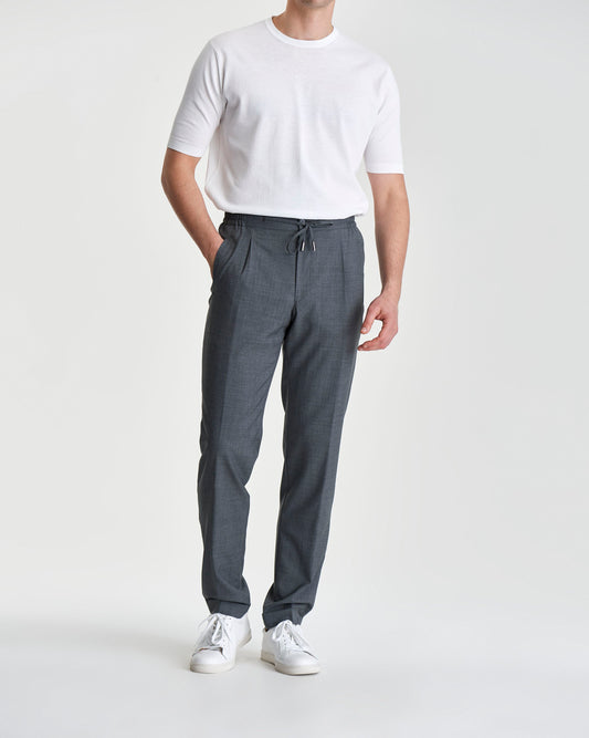 Wool Drawstring Trousers Grey Model  3/4 length