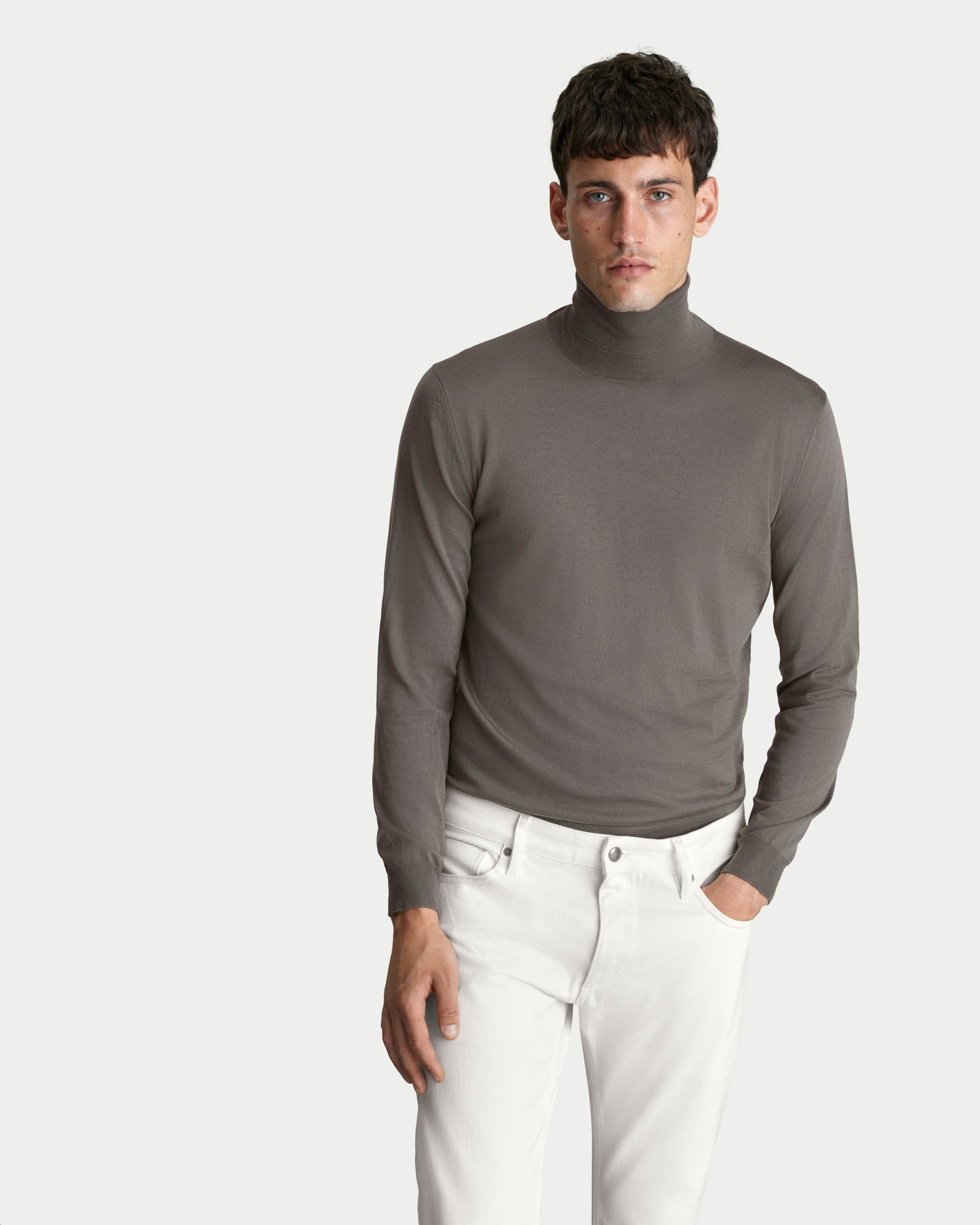 Five Pocket Denim Jeans White Model Waist details
